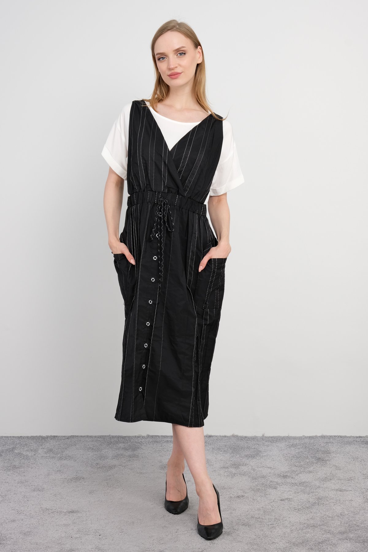 Day Dresses Medium-Black