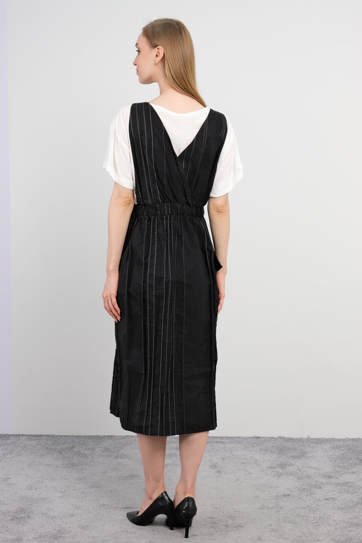 Day Dresses Medium-Black
