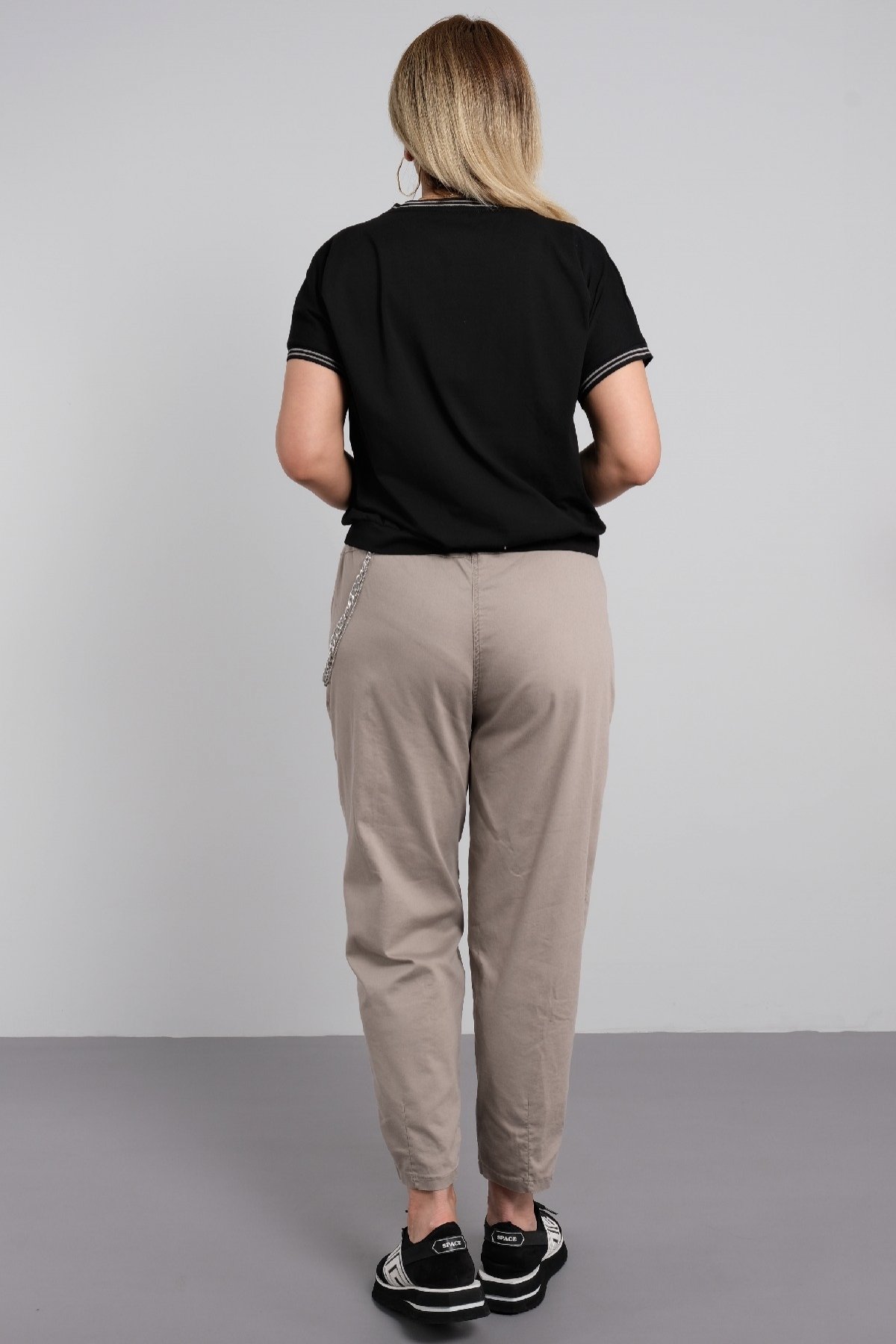 بدلة من قطعتين-الأسود