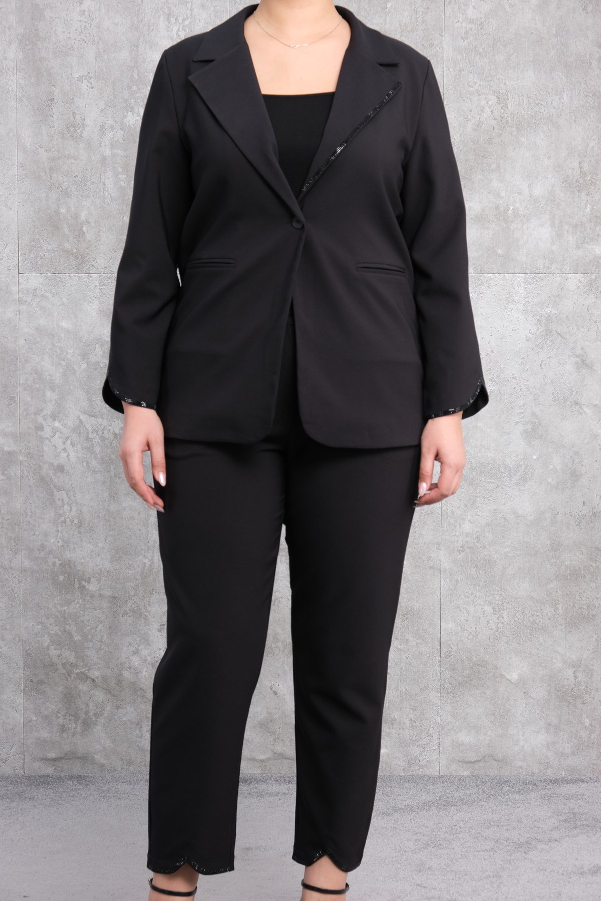 Plus Size Classic Two-Piece Set-Black