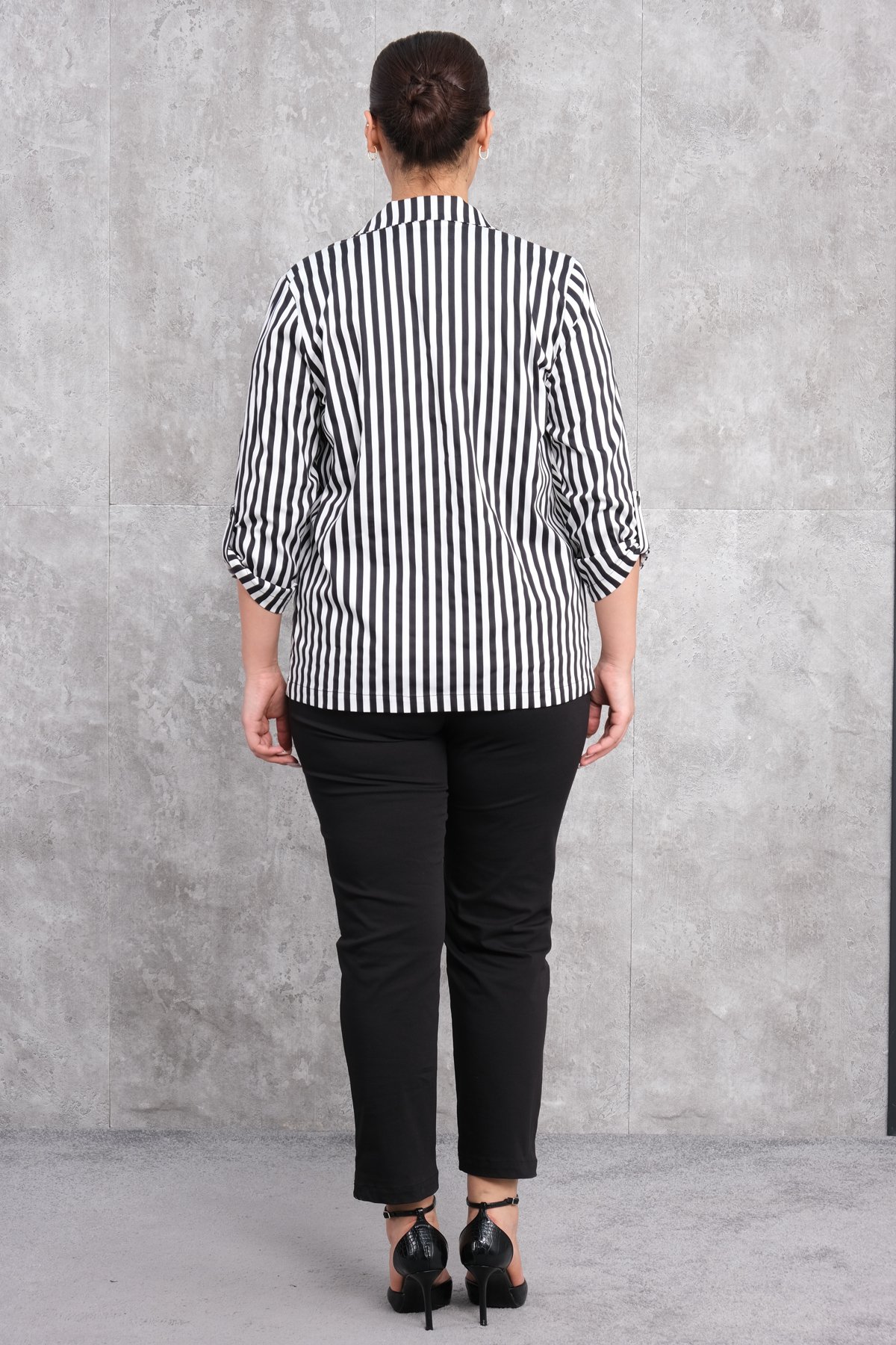 Plus Size Womens Three-Piece Sports Set-Black