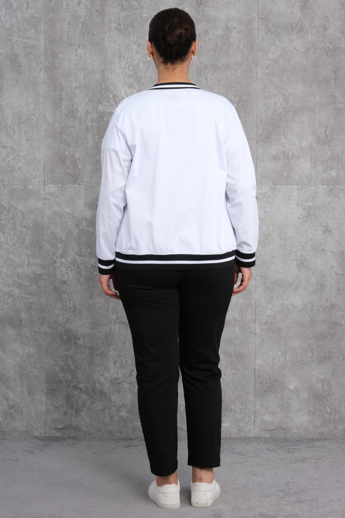 Plus Size Womens Three-Piece Sports Set-White