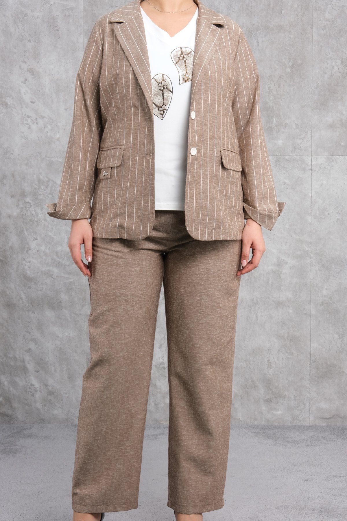 طقم من ثلاث قطع مقاس كبير-البني