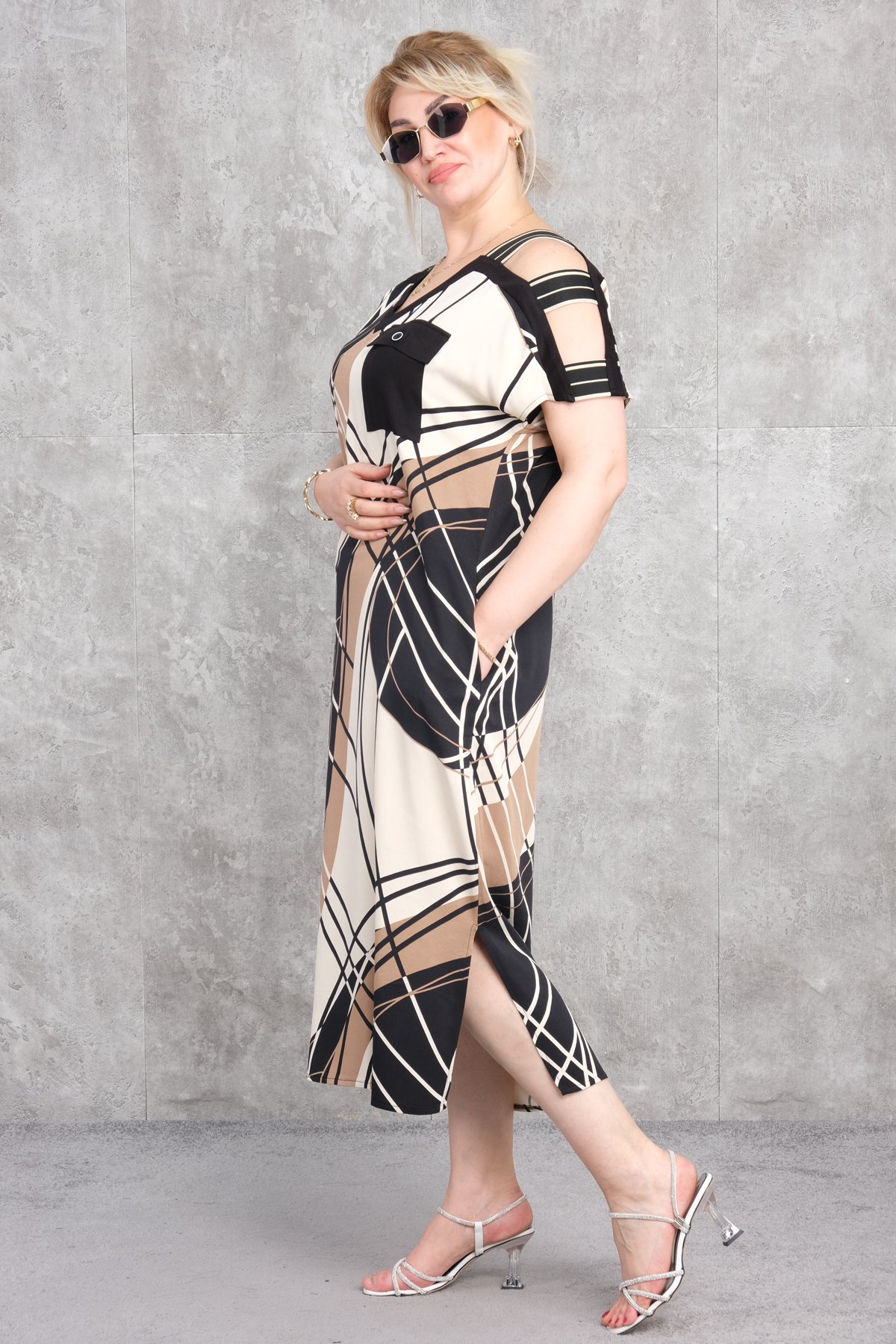 Платье больших размеров-Черный