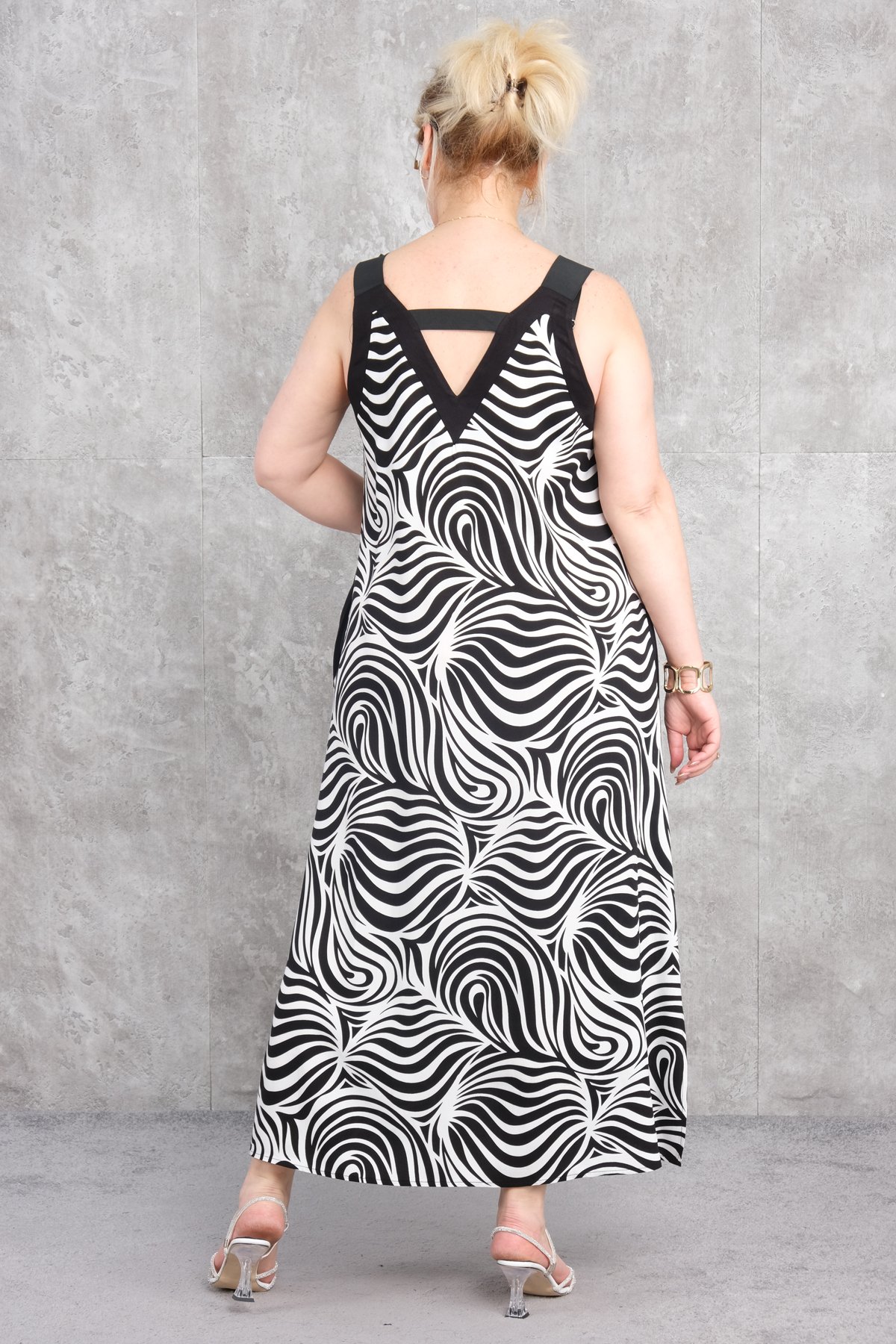 Платье больших размеров-Черный