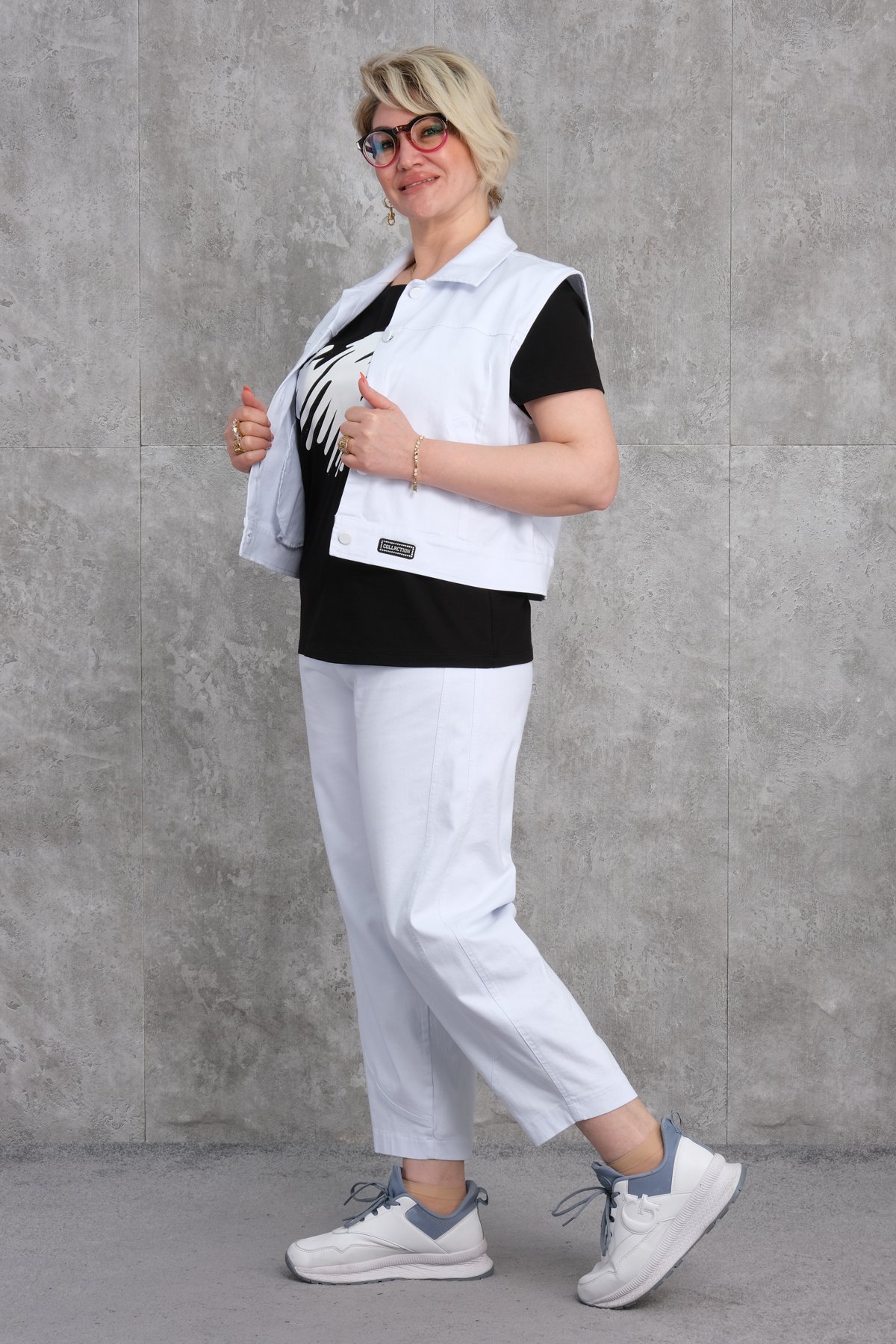 Спортивный костюм из трех частей больших размеров для женщин-Белый