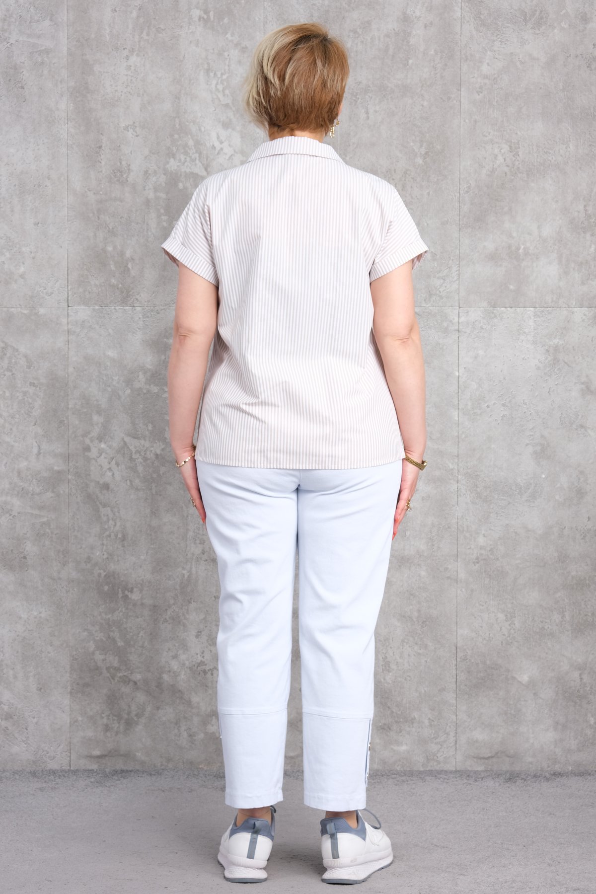 طقم رياضي نسائي مقاس كبير مكون من قطعتين-الرمادي