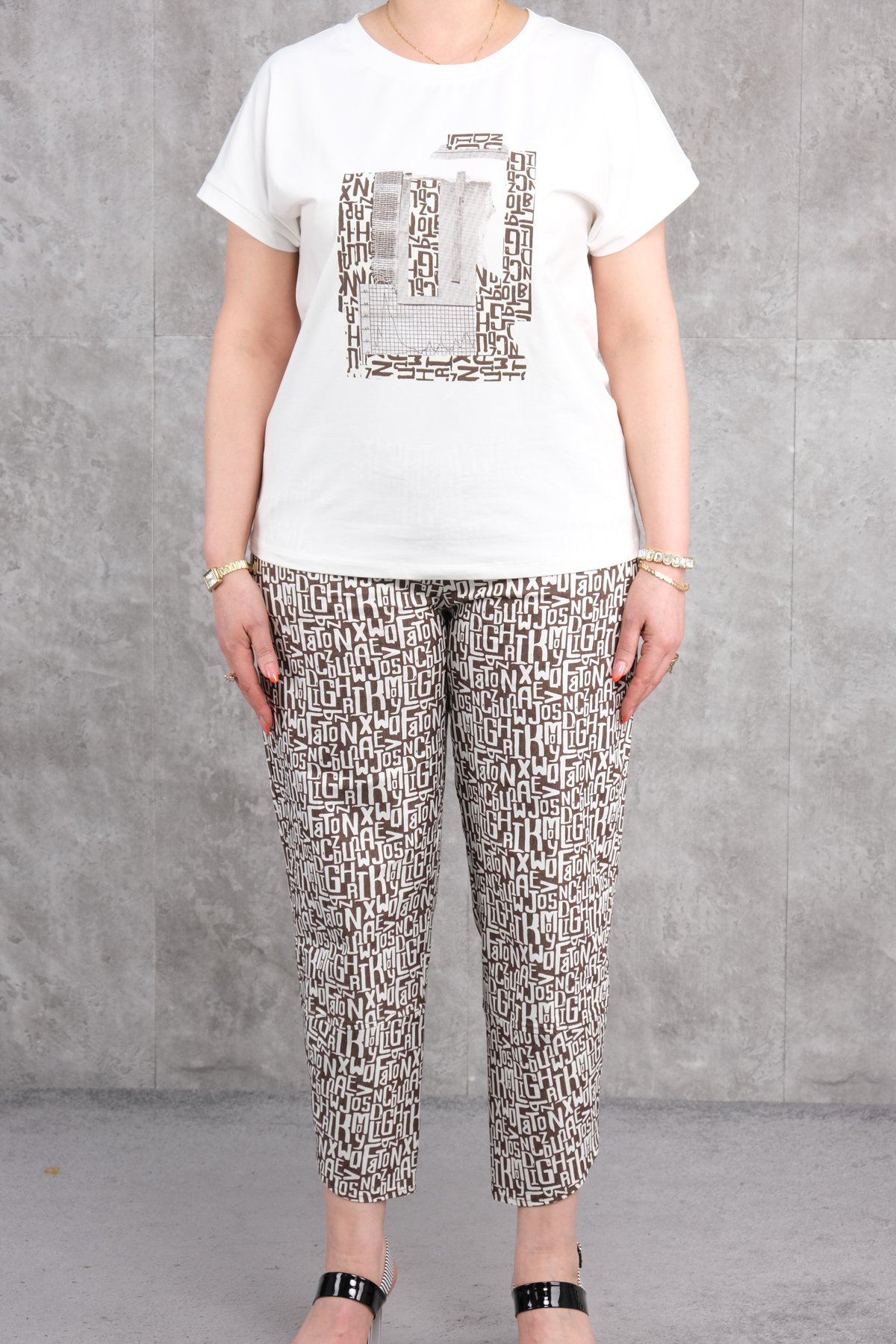 طقم من قطعتين مقاس كبير-البني