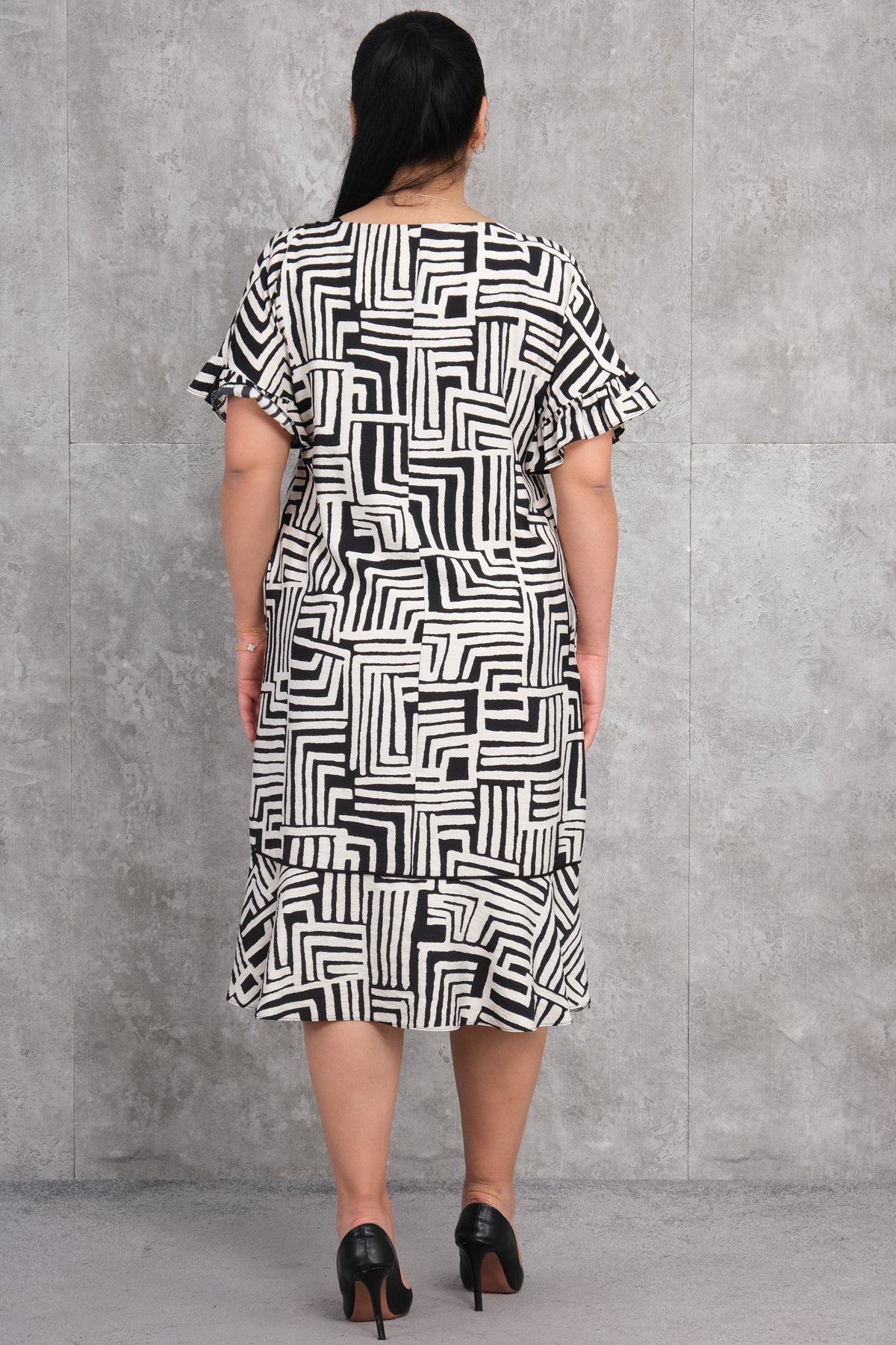 فستان مقاس كبير-الأسود