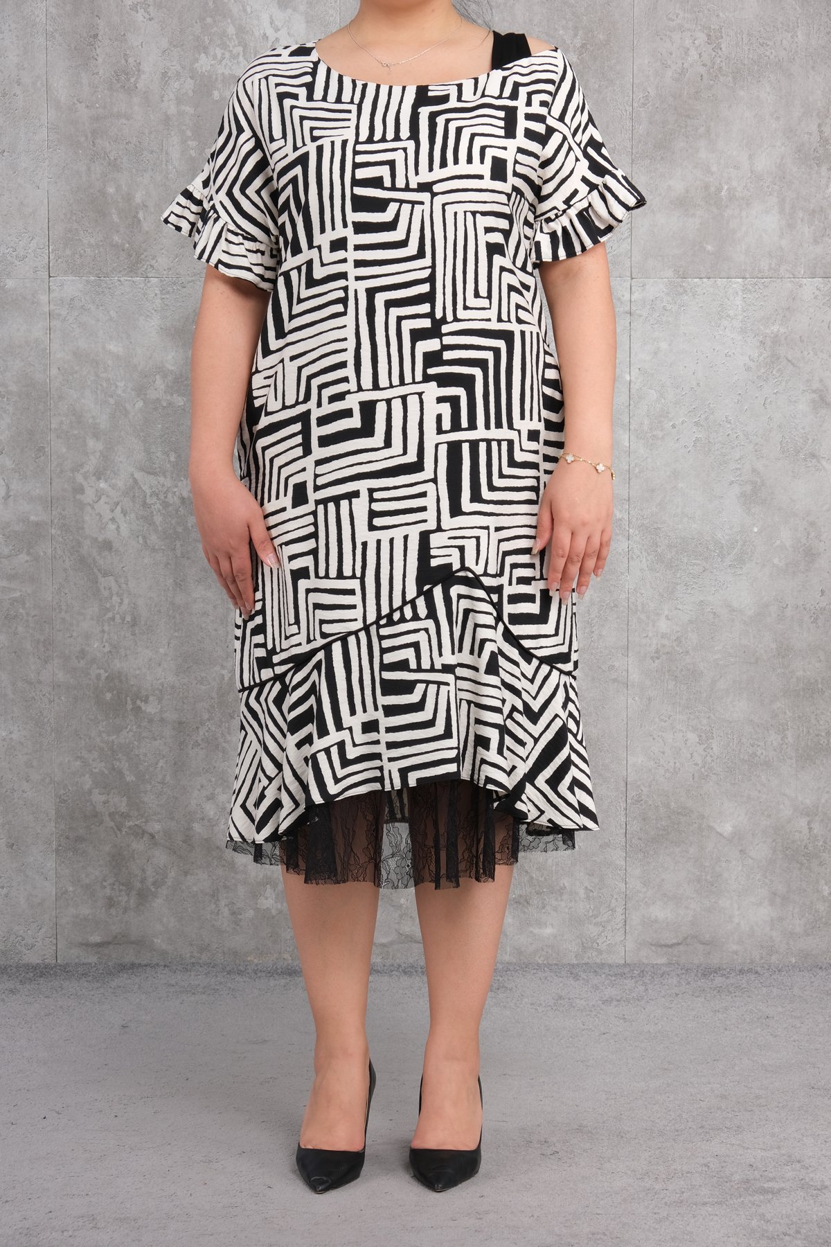 فستان مقاس كبير-الأسود