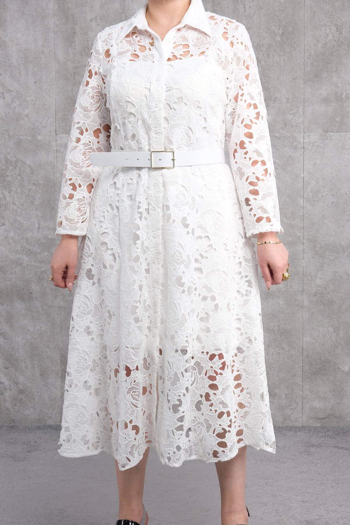 فستان مقاس كبير-الأبيض