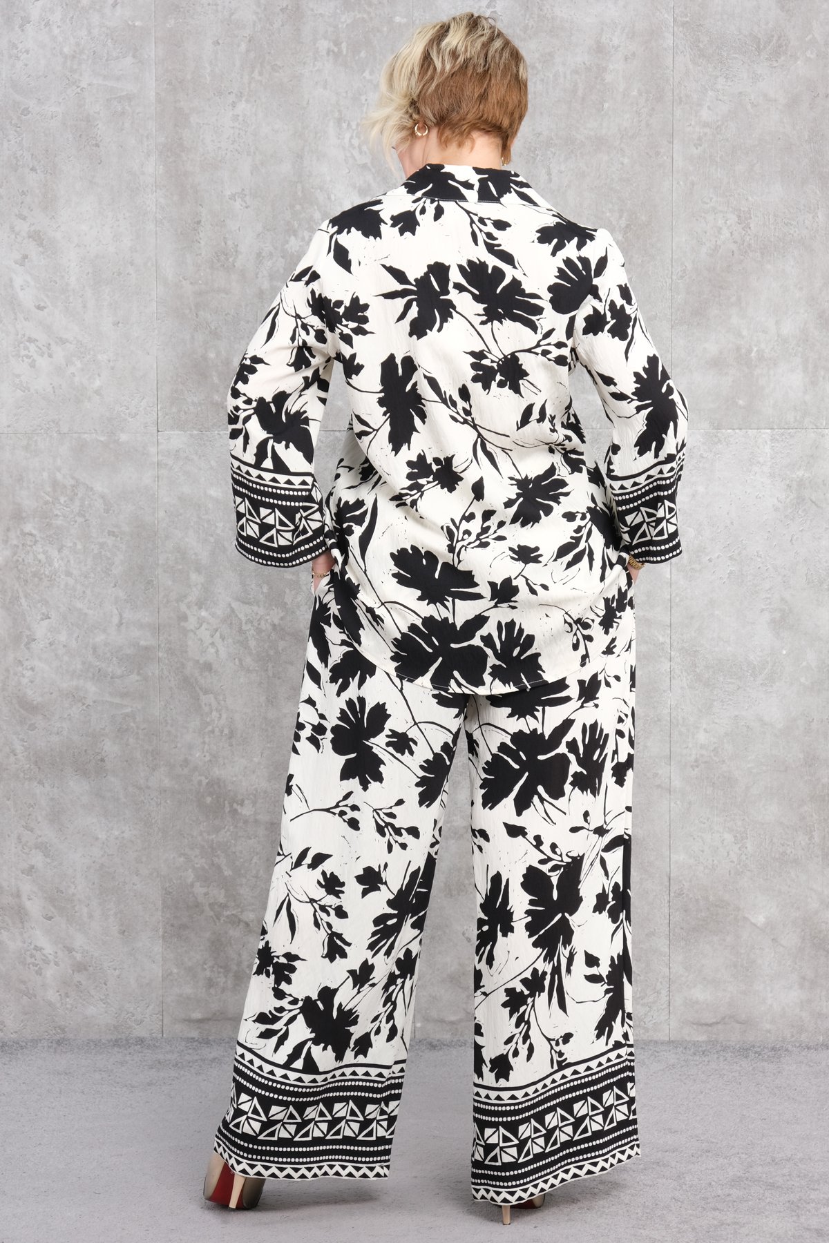 Комплект из двух предметов больших размеров-Белый