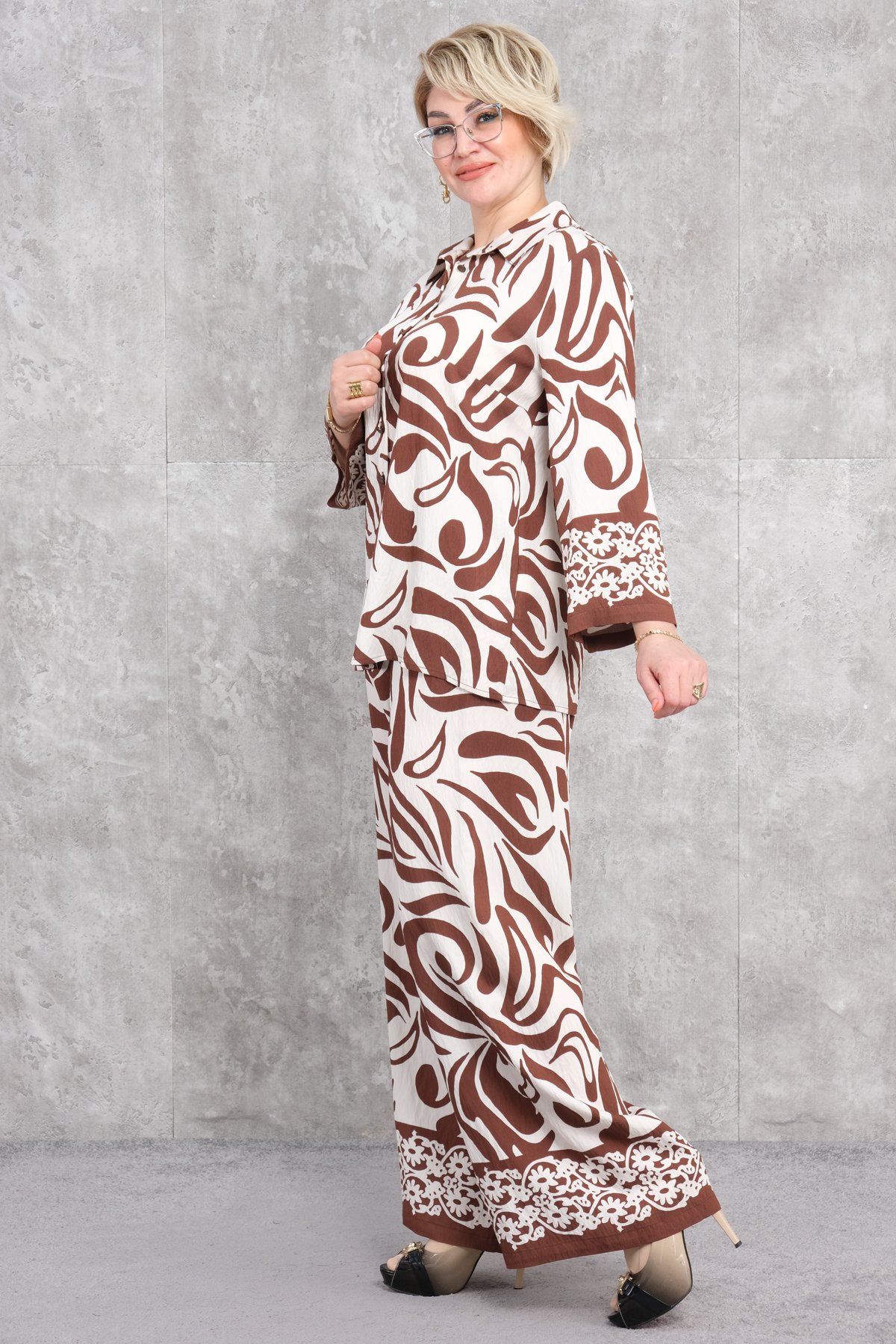 Super Plus Size Two-Piece Set-Brown