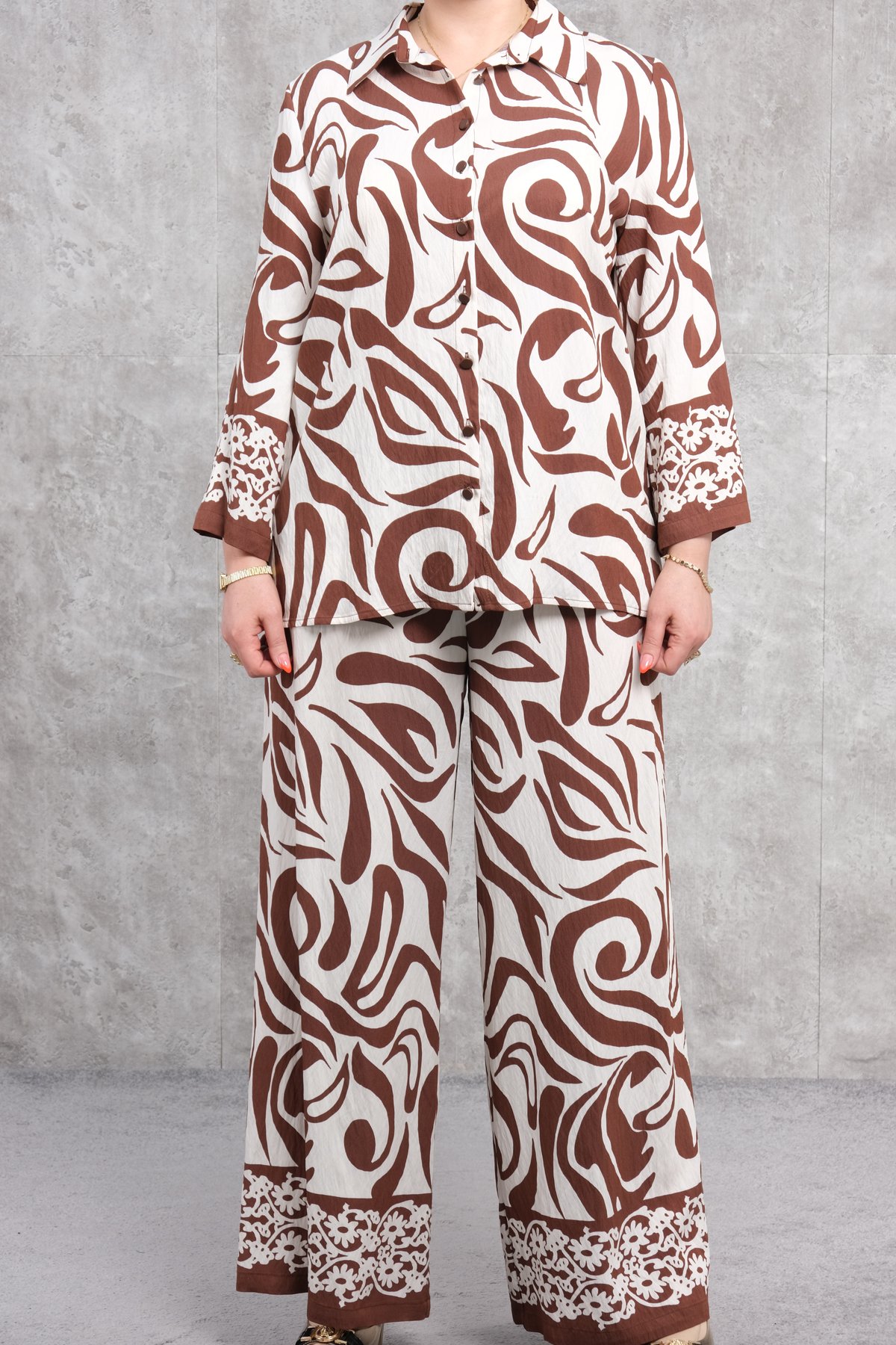 Super Plus Size Two-Piece Set-Brown