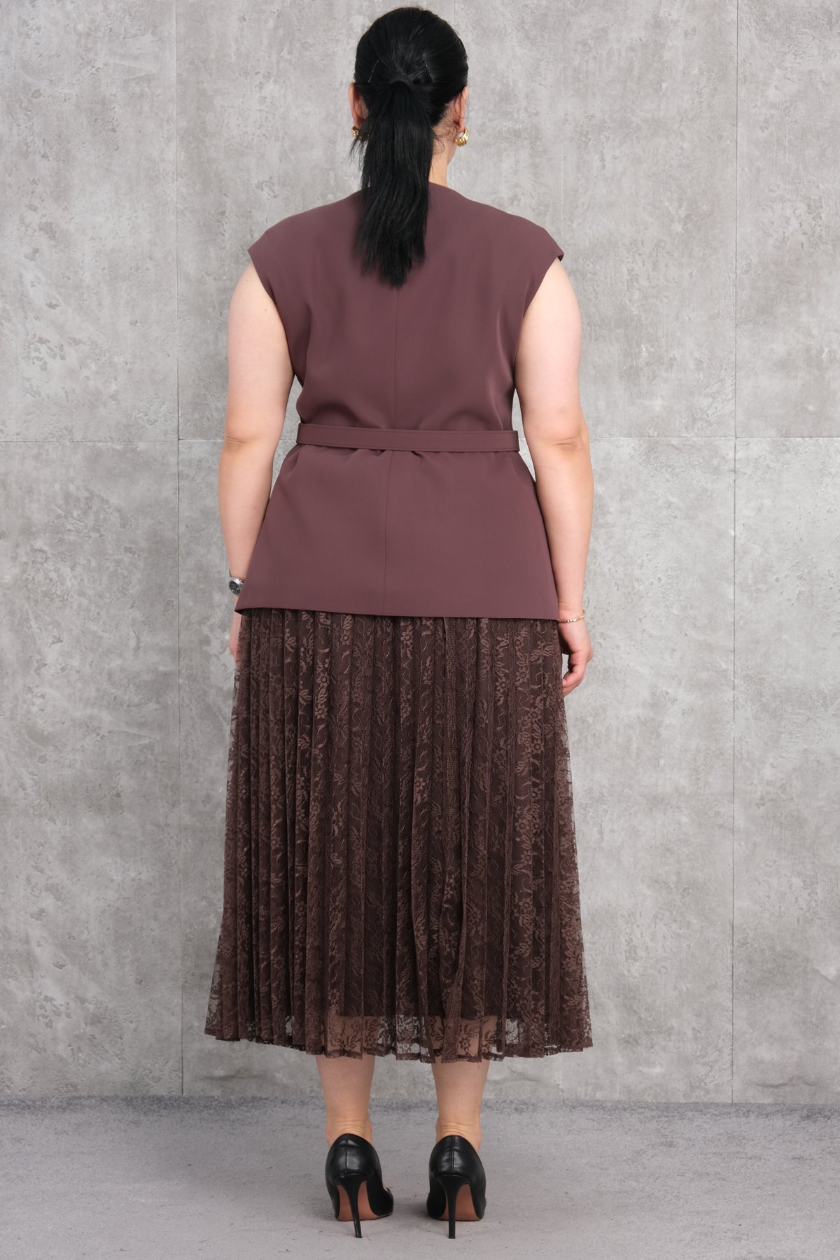 طقم من قطعتين مقاس كبير-البني