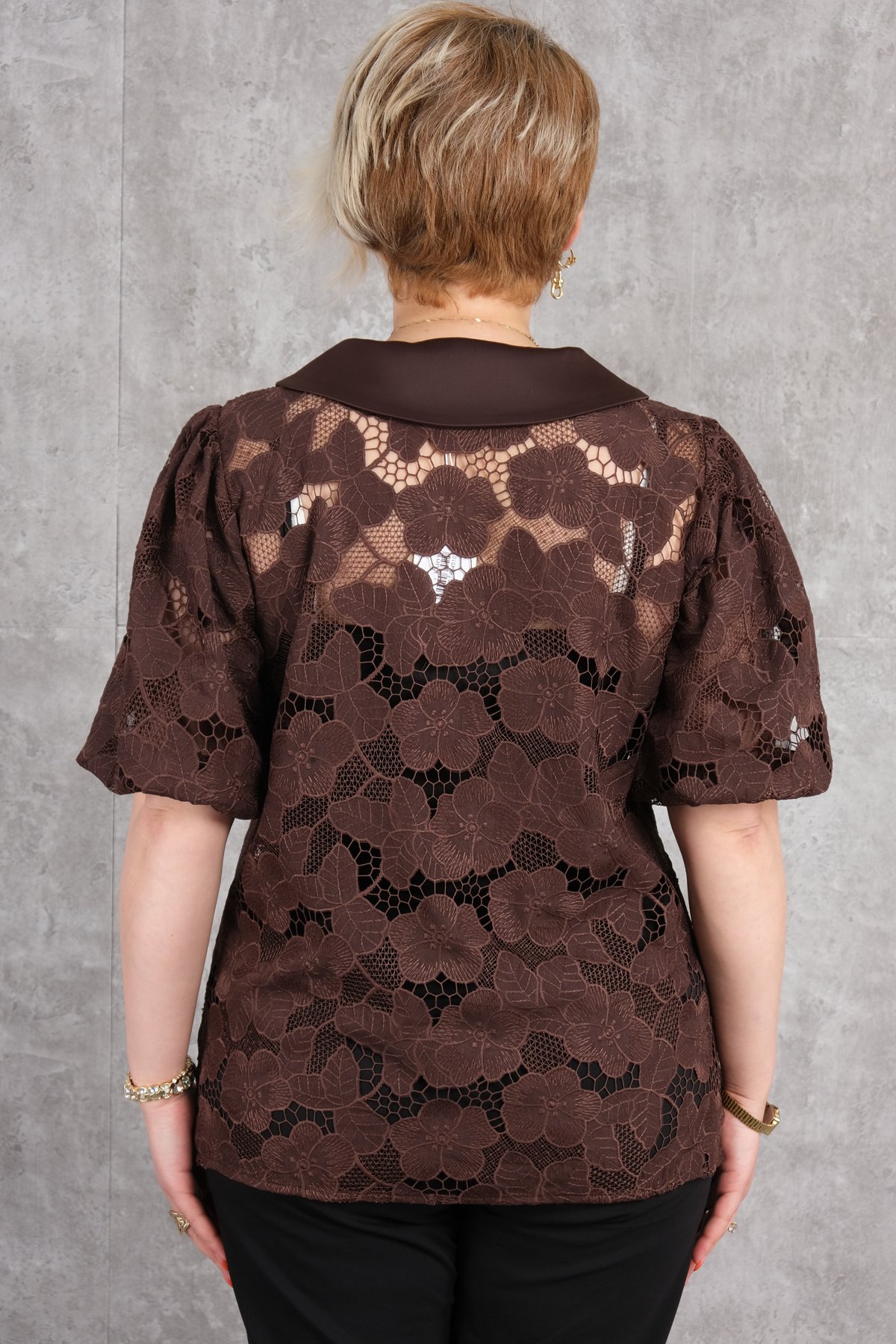 بلوزة مقاس كبير-البني