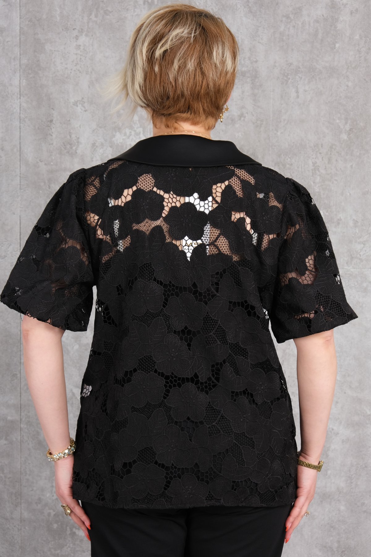 بلوزة مقاس كبير-الأسود