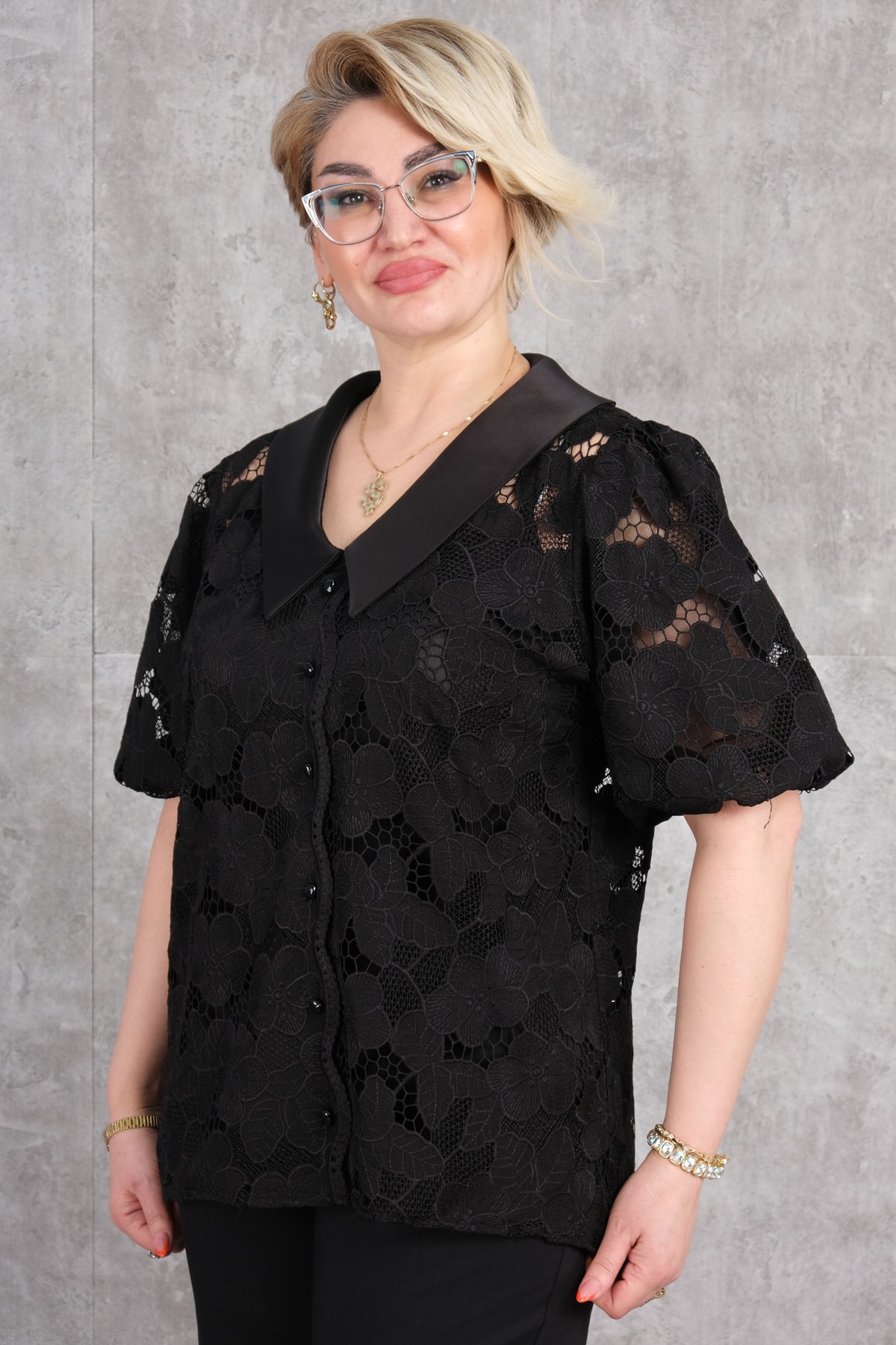 بلوزة مقاس كبير-الأسود