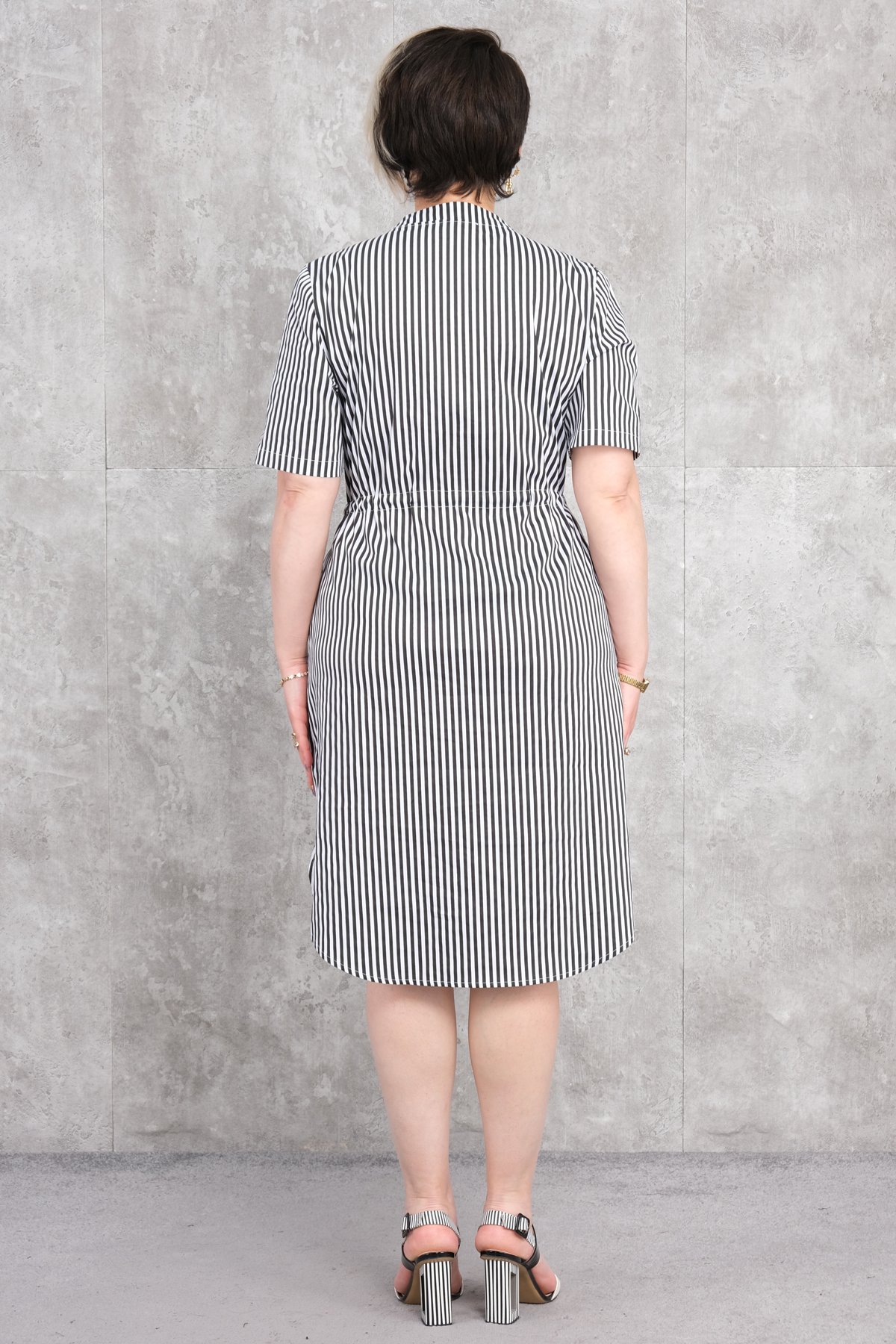 فستان مقاس كبير-الأسود