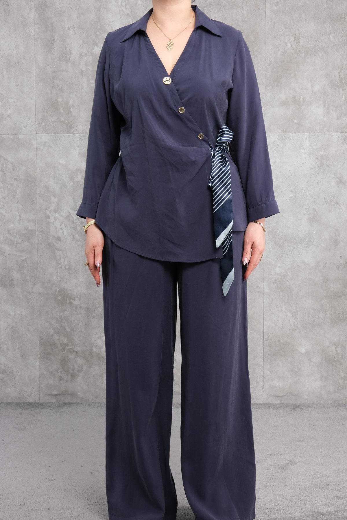 طقم من قطعتين مقاس كبير-اينديجو