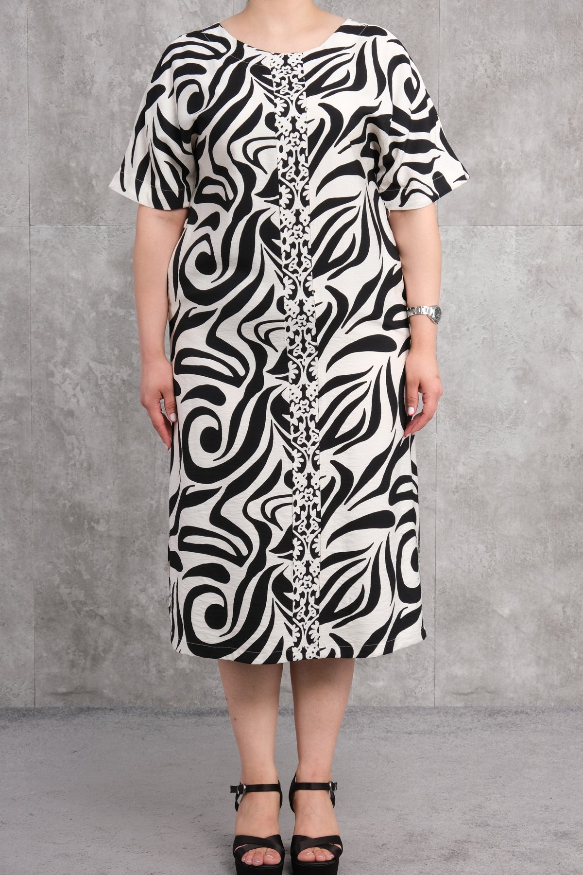 Платье больших размеров-Черный