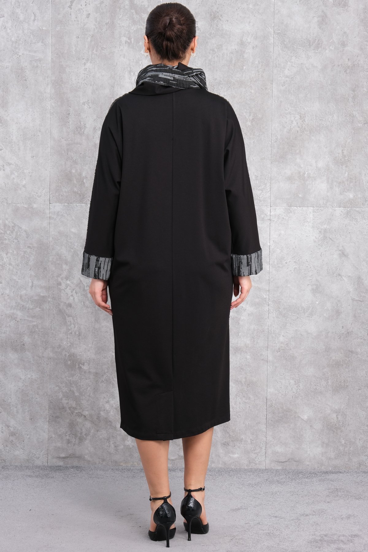 Платье больших размеров-Черный