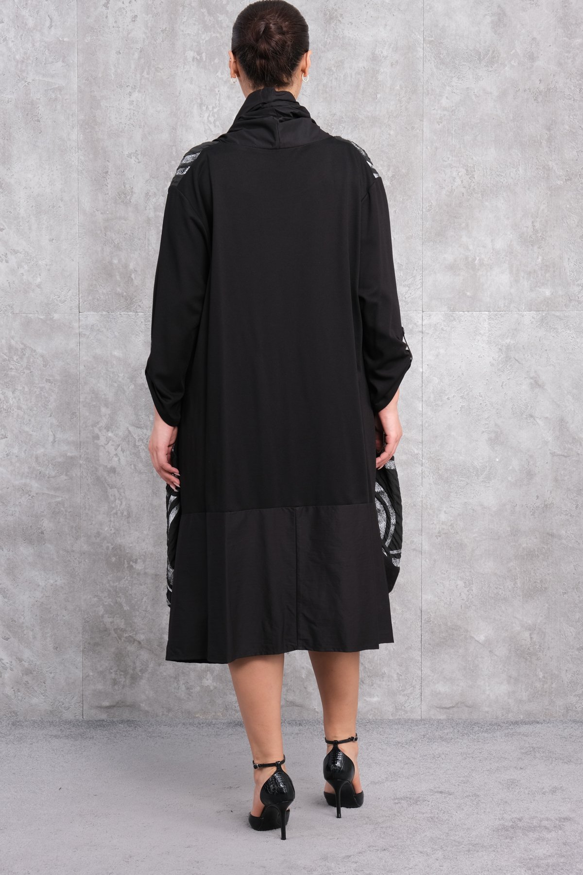 Büyük Beden Elbise-Siyah Kare