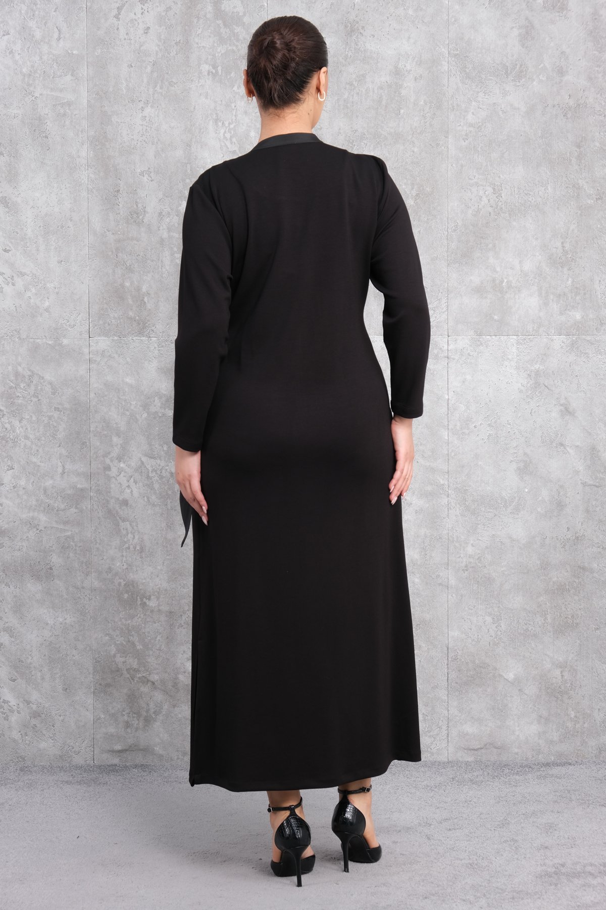 Платье больших размеров-Черный