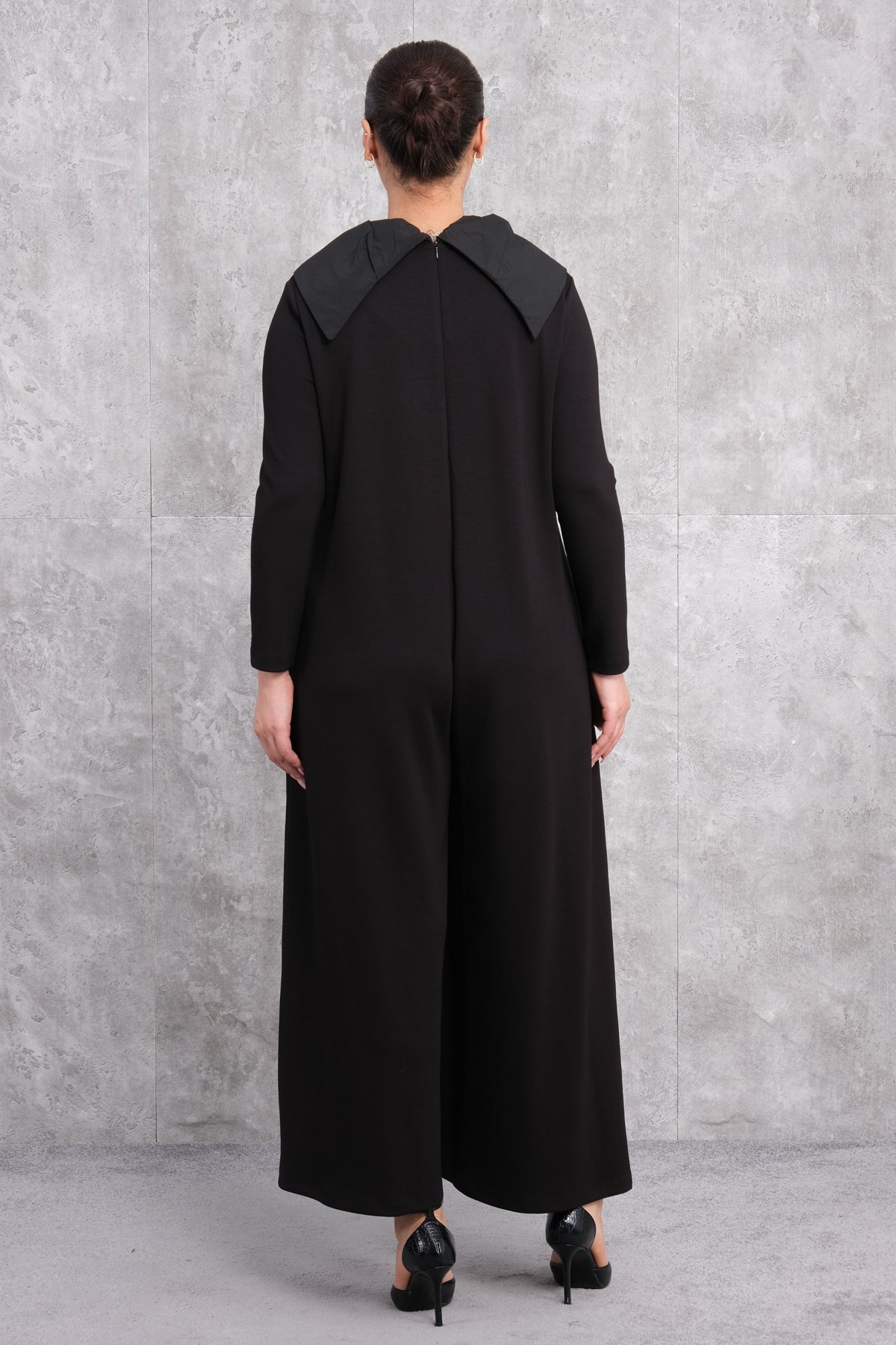 جمبسوت مقاس كبير-الأسود