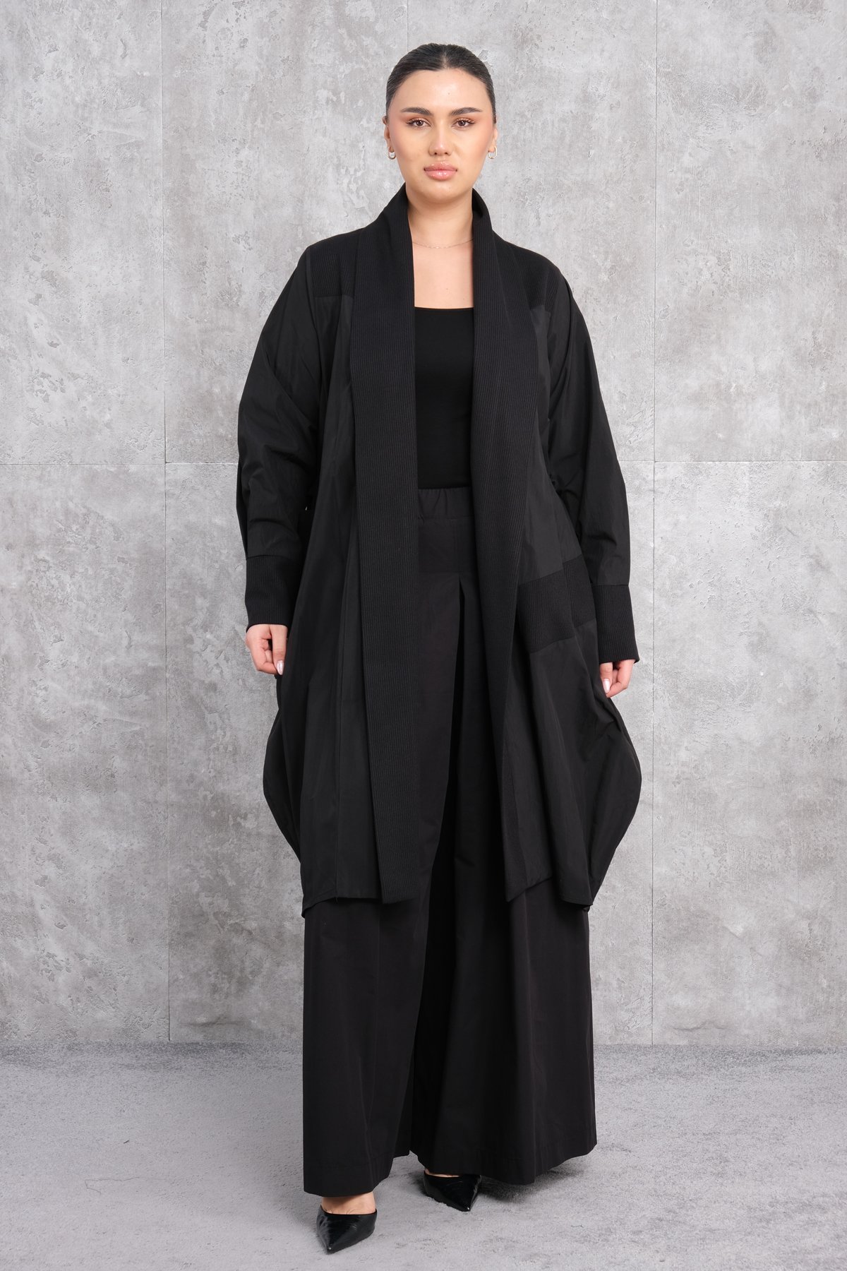 كابري نسائي بمقاسات كبيرة-الأسود