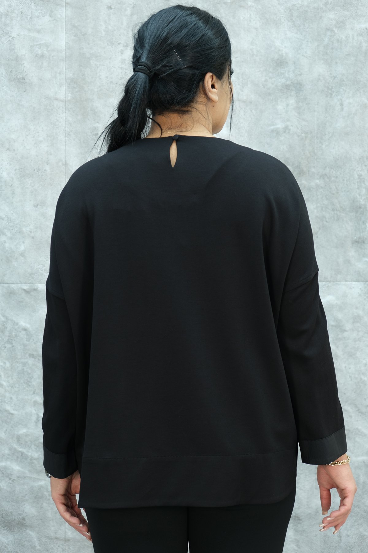 بلوزة مقاس كبير-الأسود