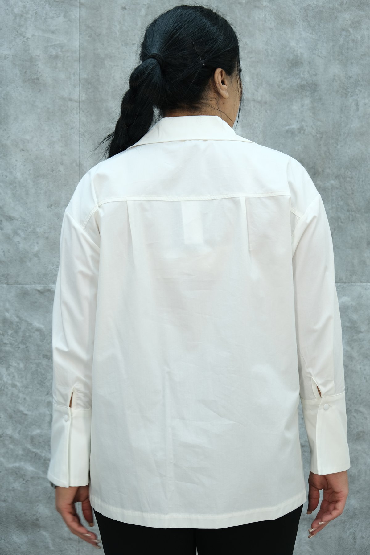 قميص مقاس كبير-بيج فاتح