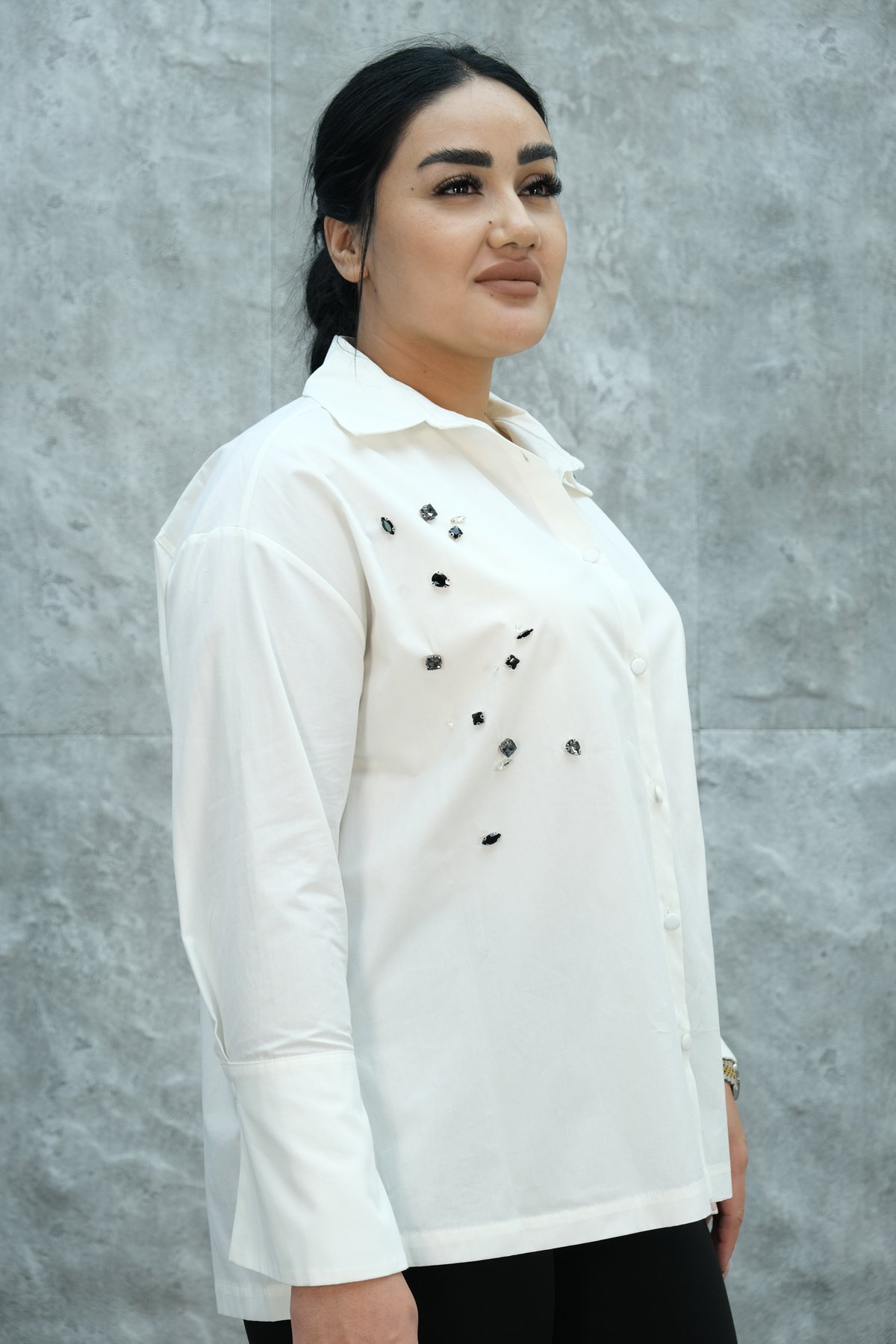 قميص مقاس كبير-بيج فاتح