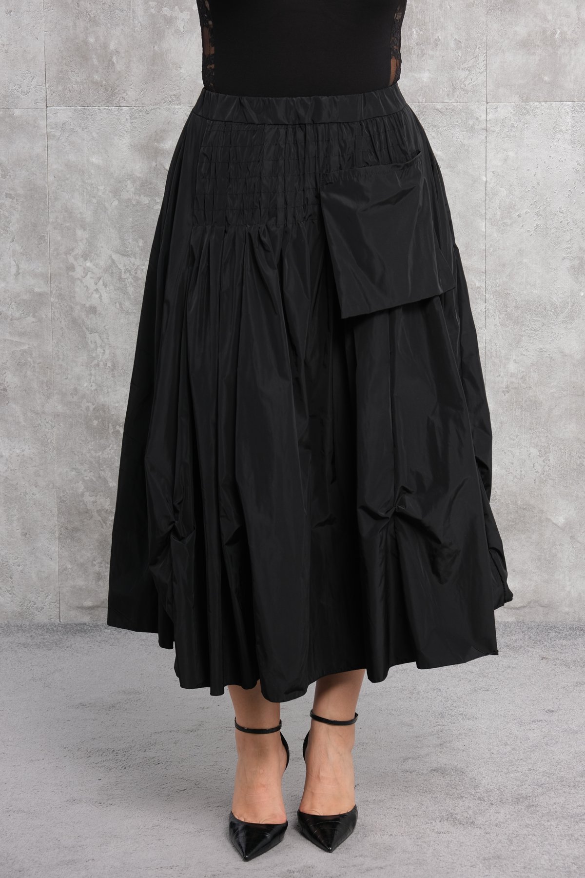 تنورة مقاس كبير-الأسود