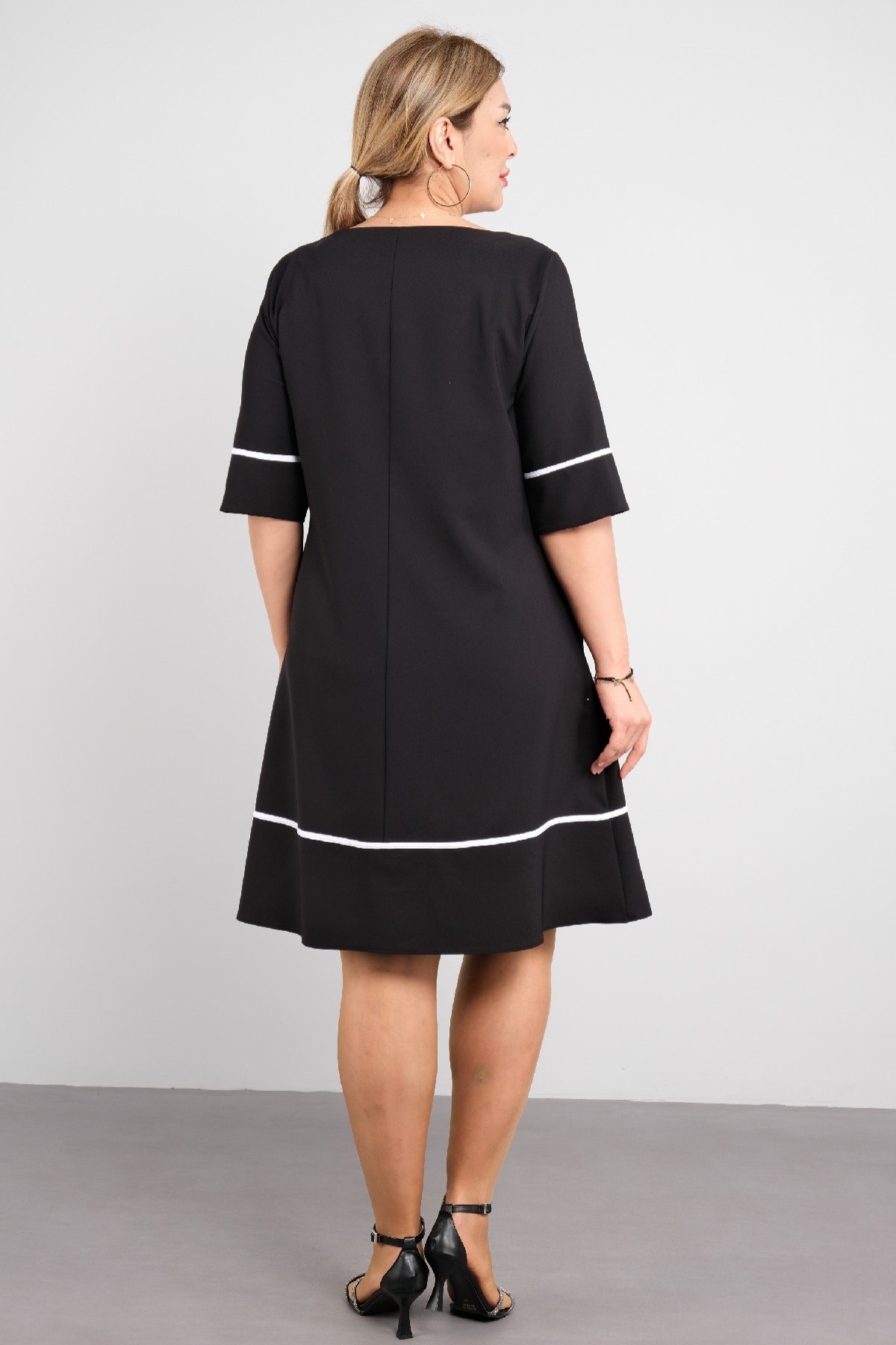 Günlük Elbiseler-Siyah