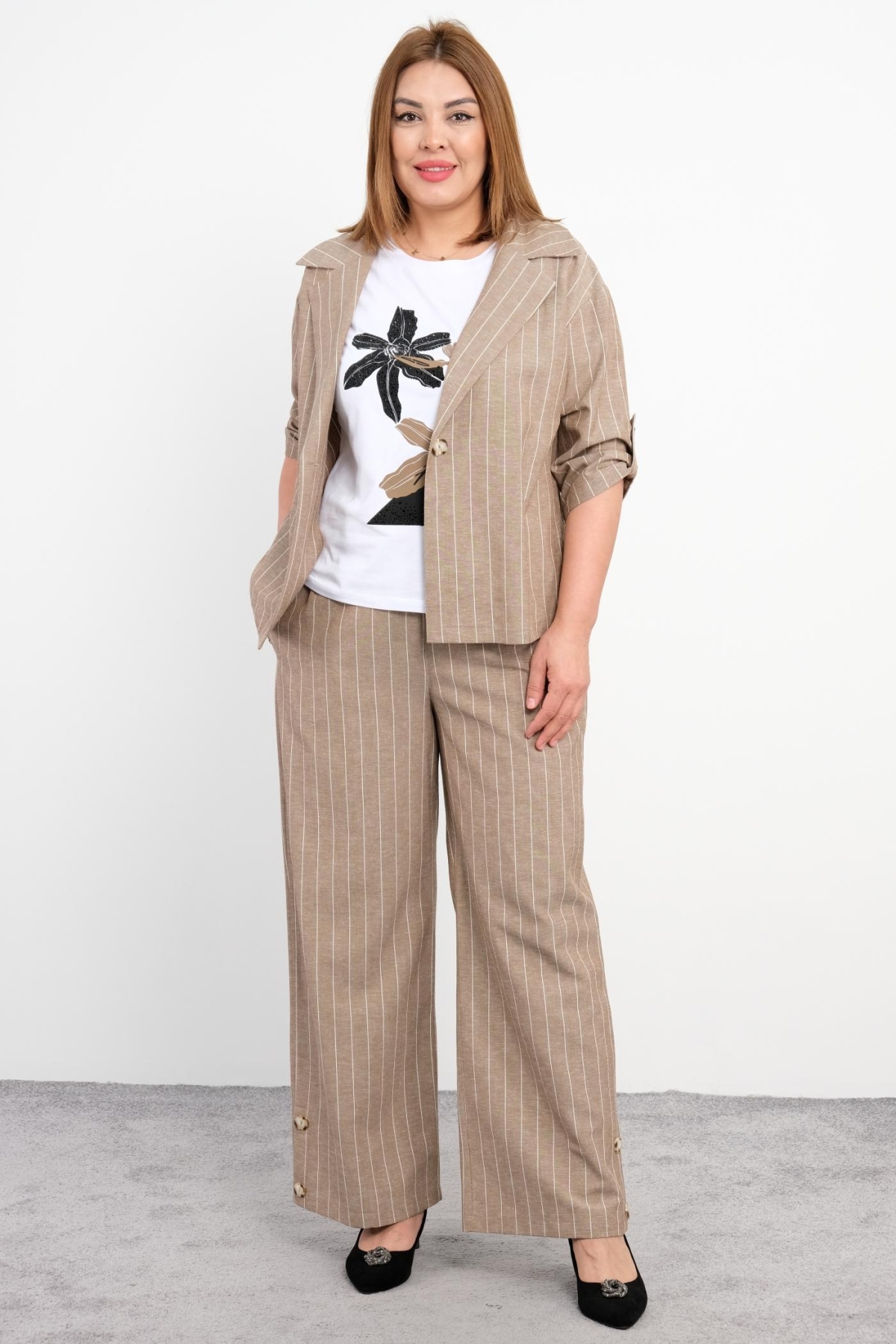 Plus Size Womens Three-Piece Sports Set-Beige