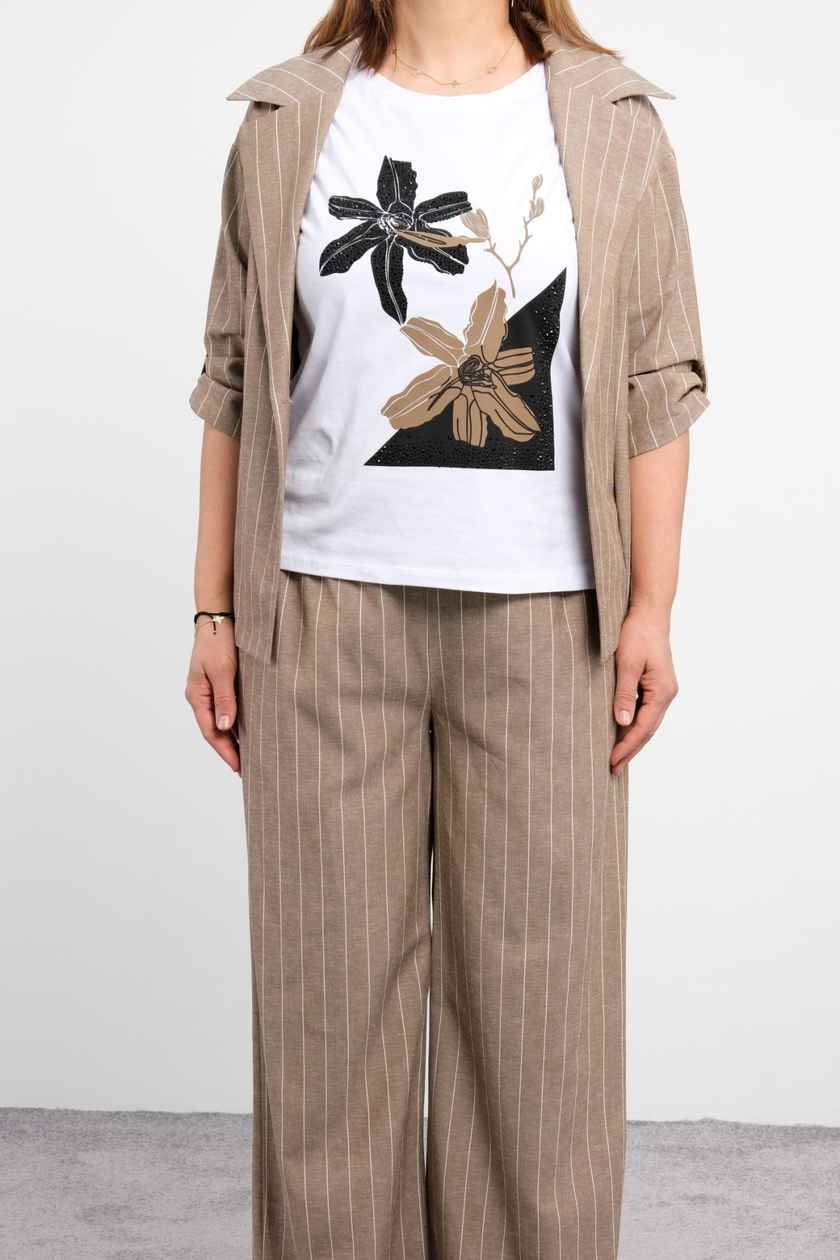 Plus Size Womens Three-Piece Sports Set-Beige