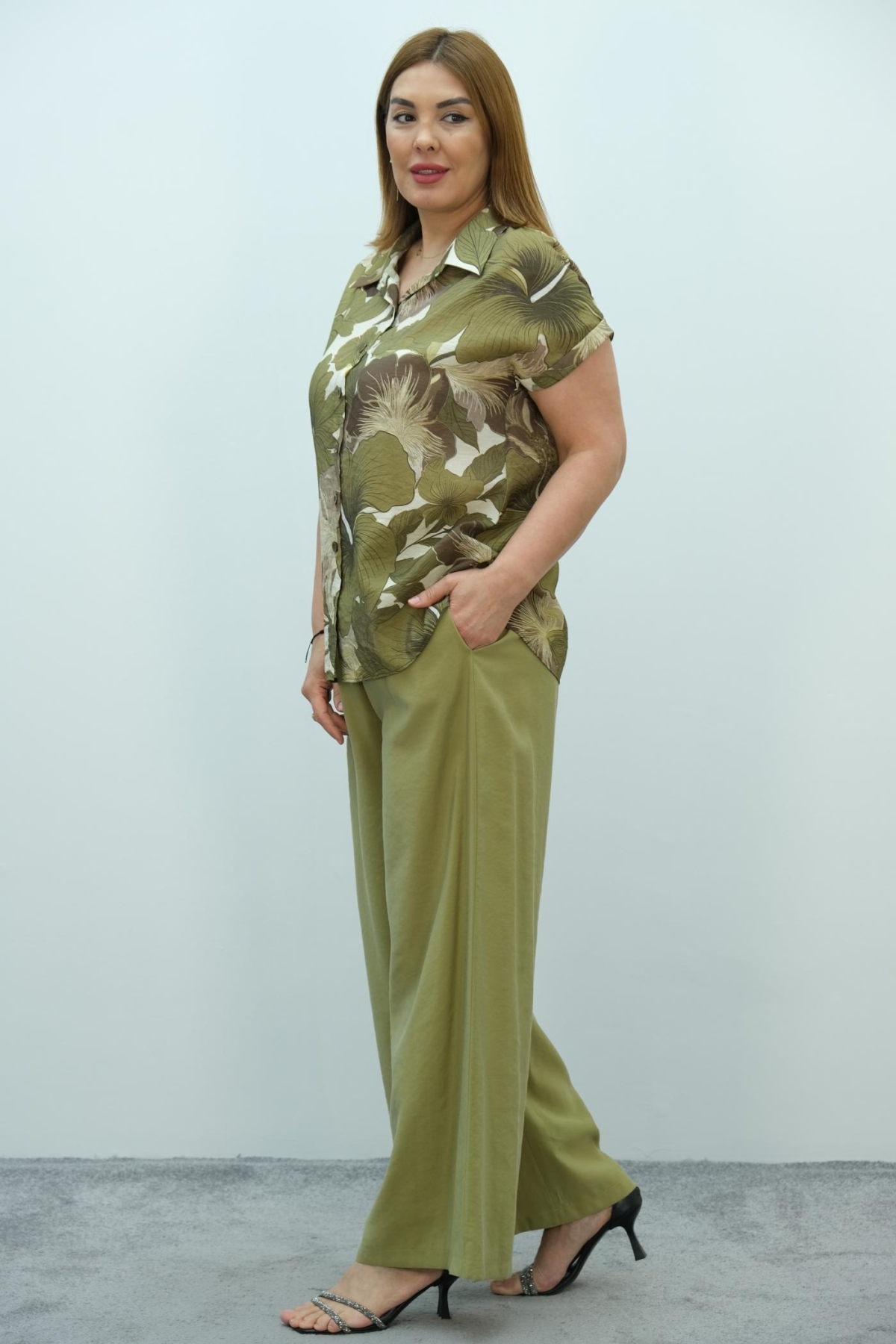 Plus Size Blouse and Pants Set-Green