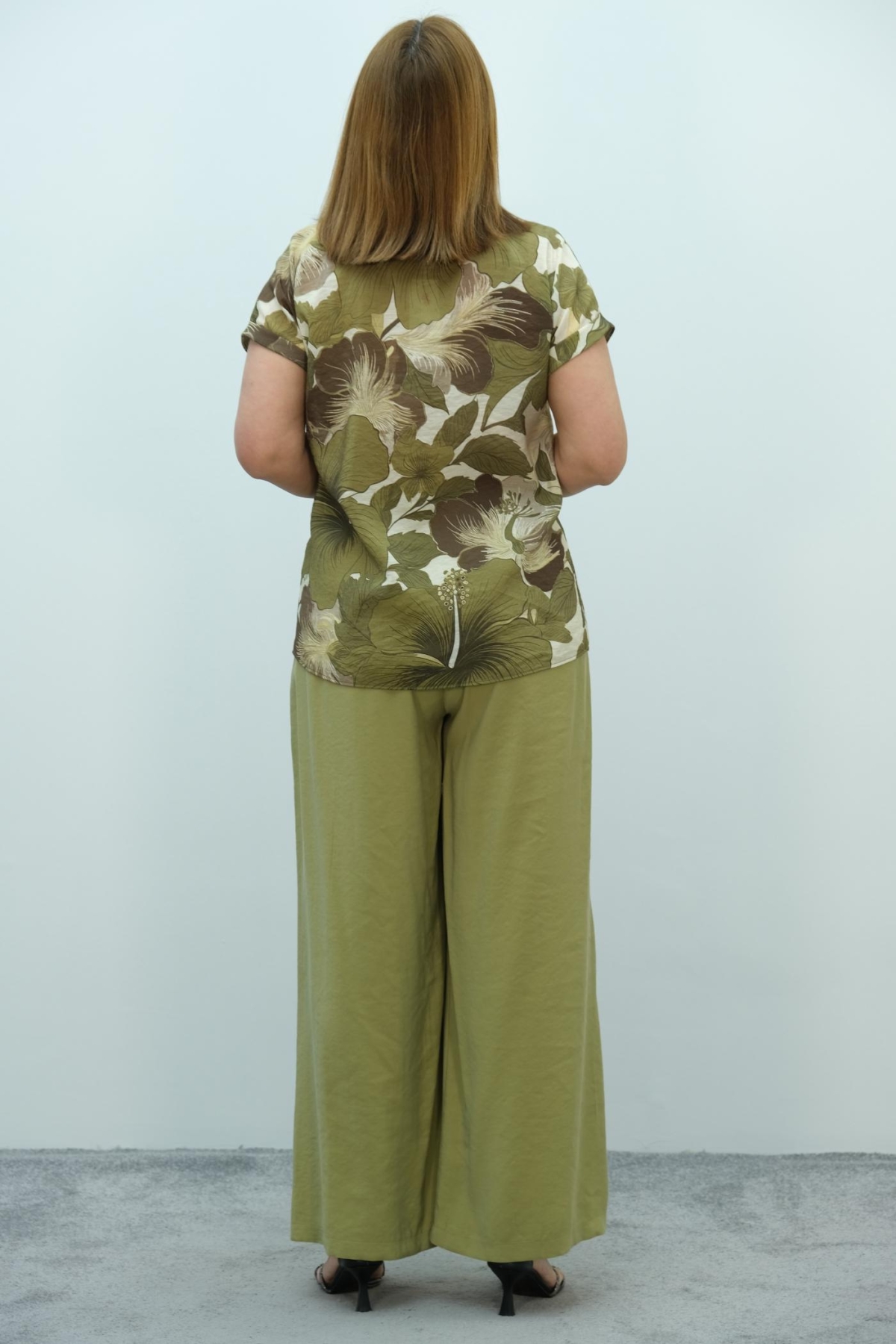 Plus Size Blouse and Pants Set-Green