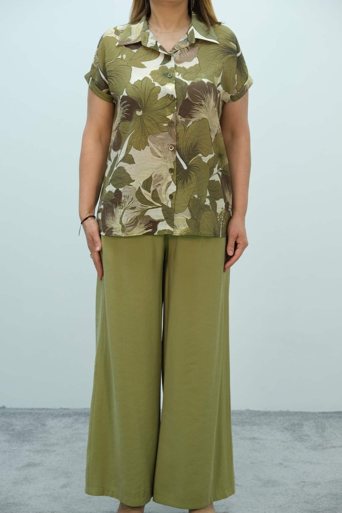 Plus Size Blouse and Pants Set-Green