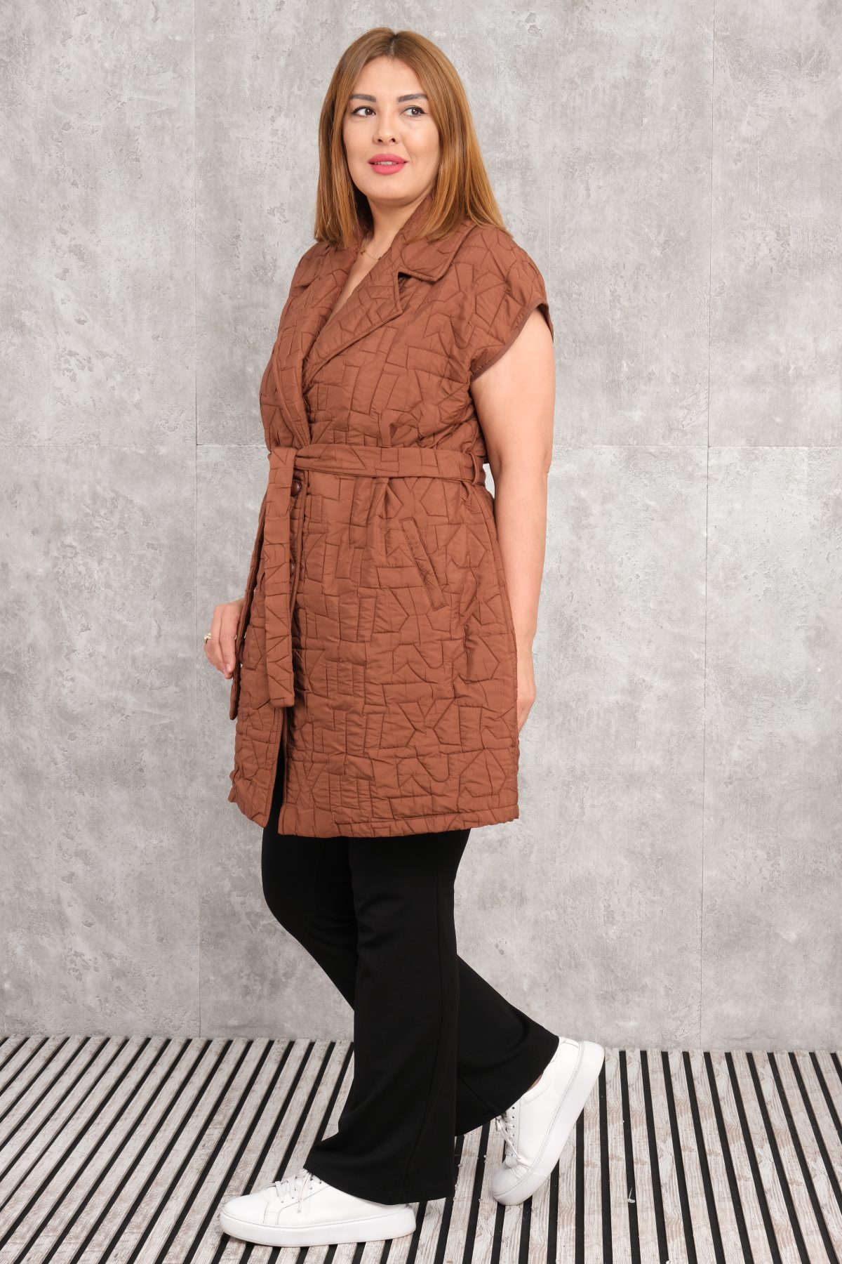 Super Plus Size Quilted Vest-Brown