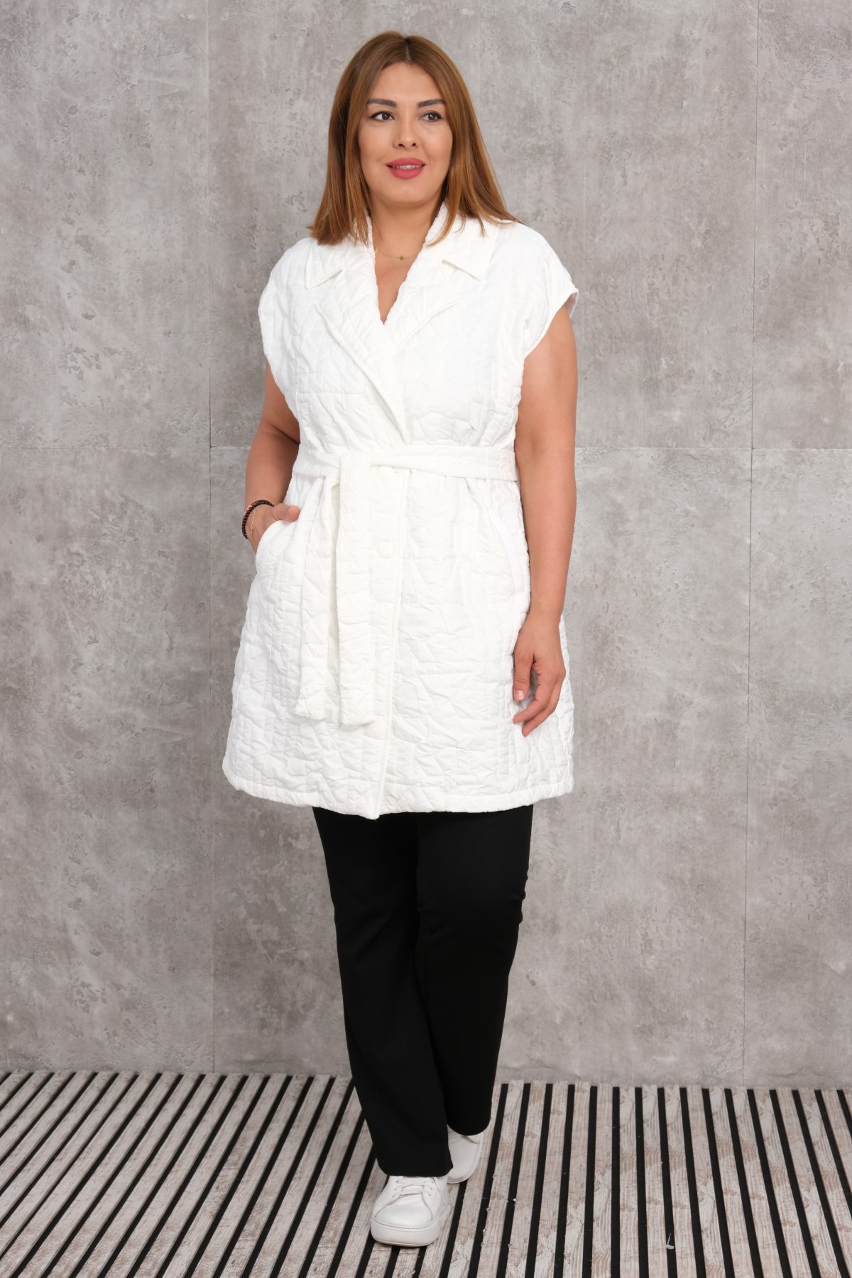 Super Plus Size Quilted Vest-White