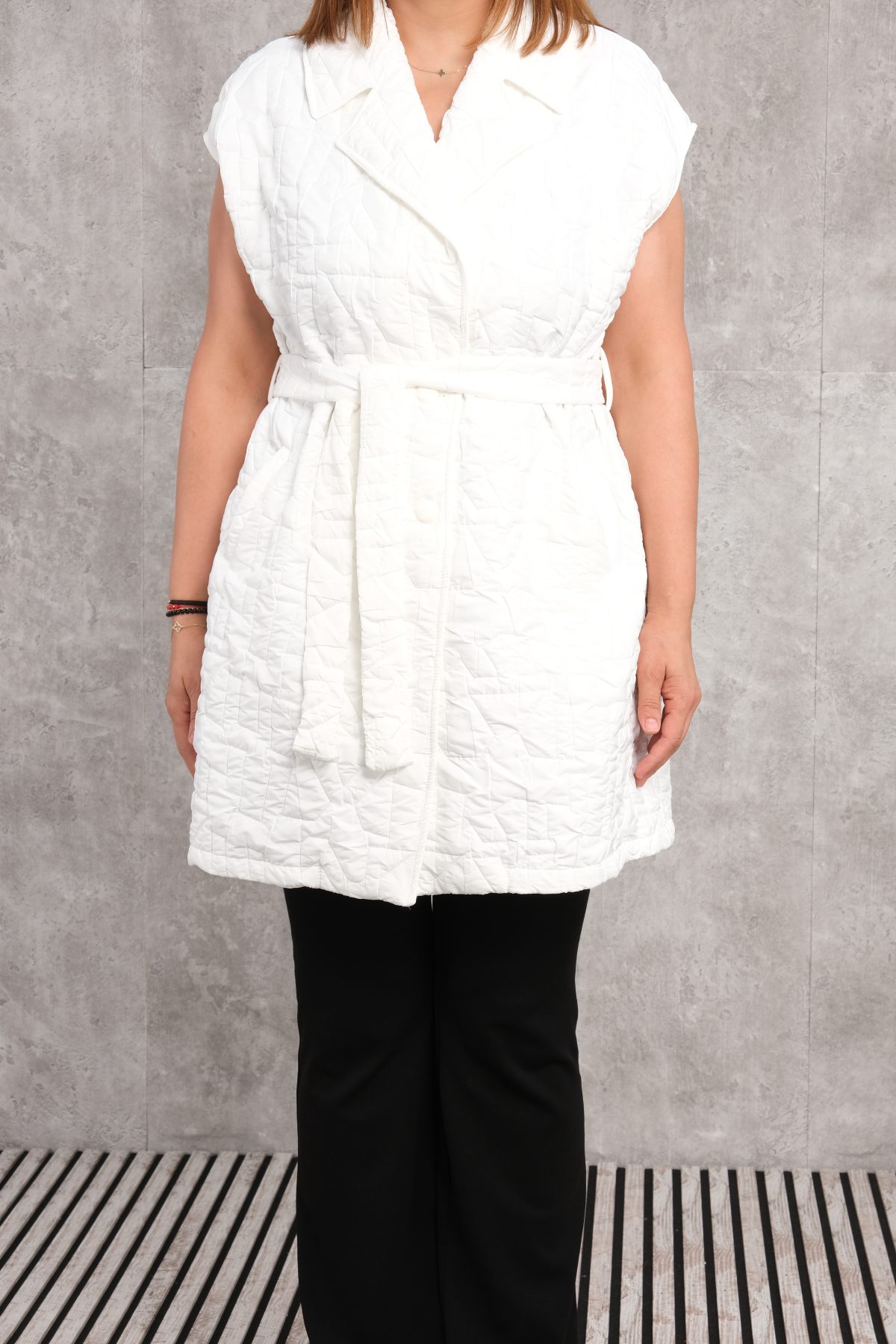 Super Plus Size Quilted Vest-White