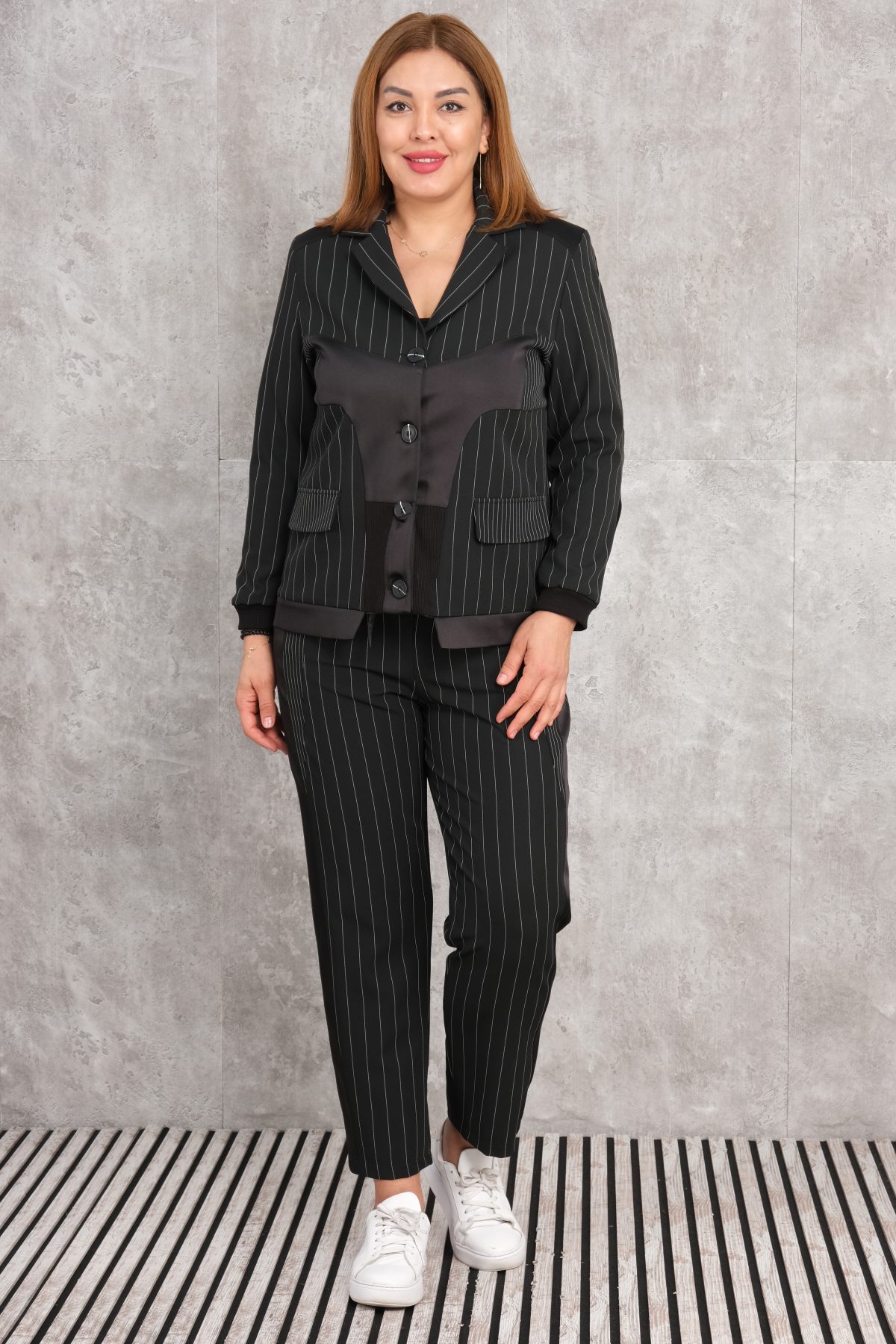 Plus Size Womens Two-Piece Sports Set-Black