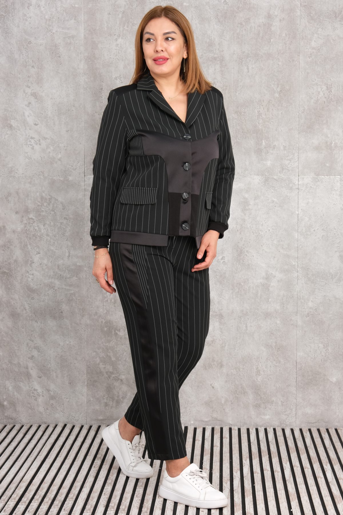 Plus Size Womens Two-Piece Sports Set-Black